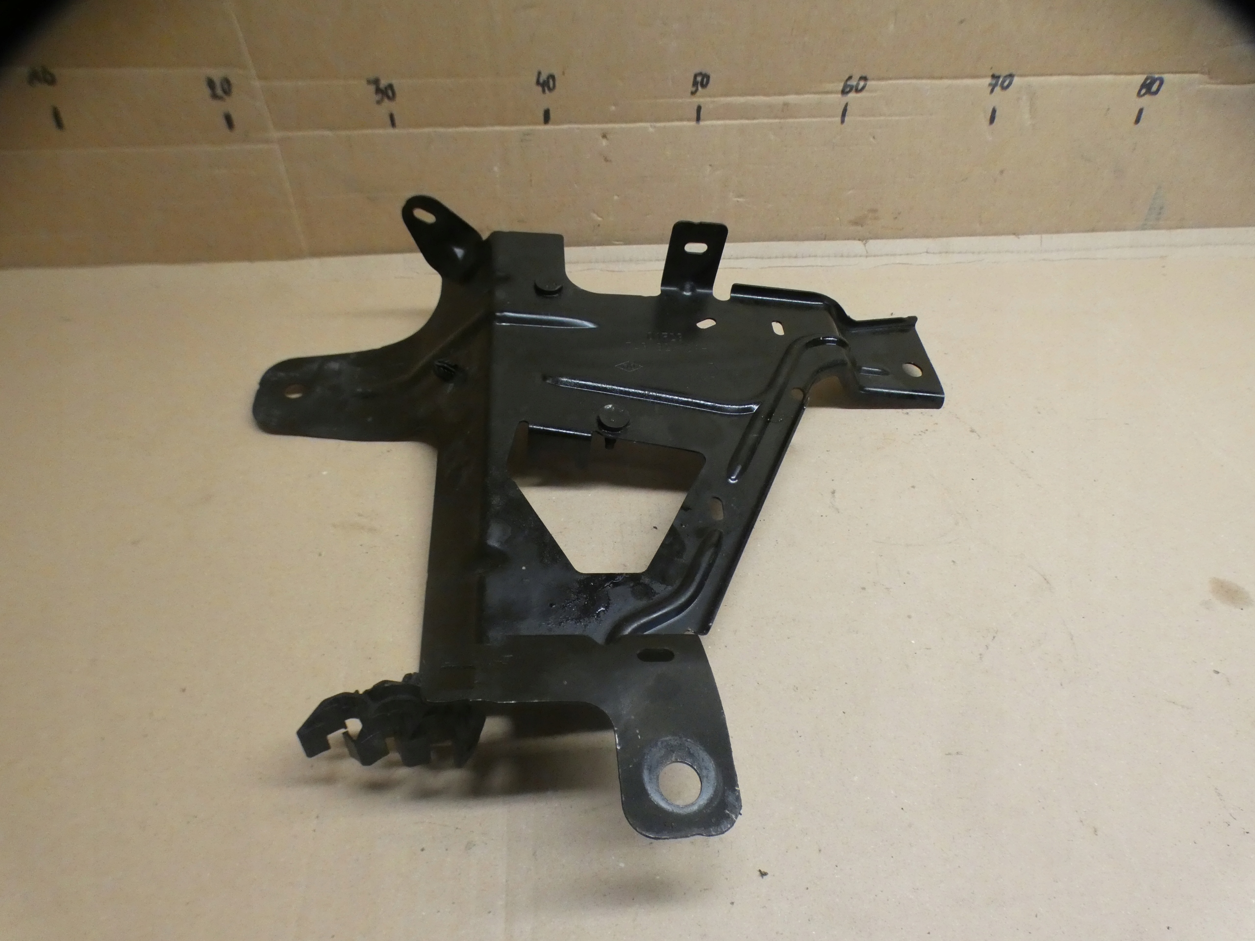VIVARO TRAFIC III Console Support plaque 743932533R