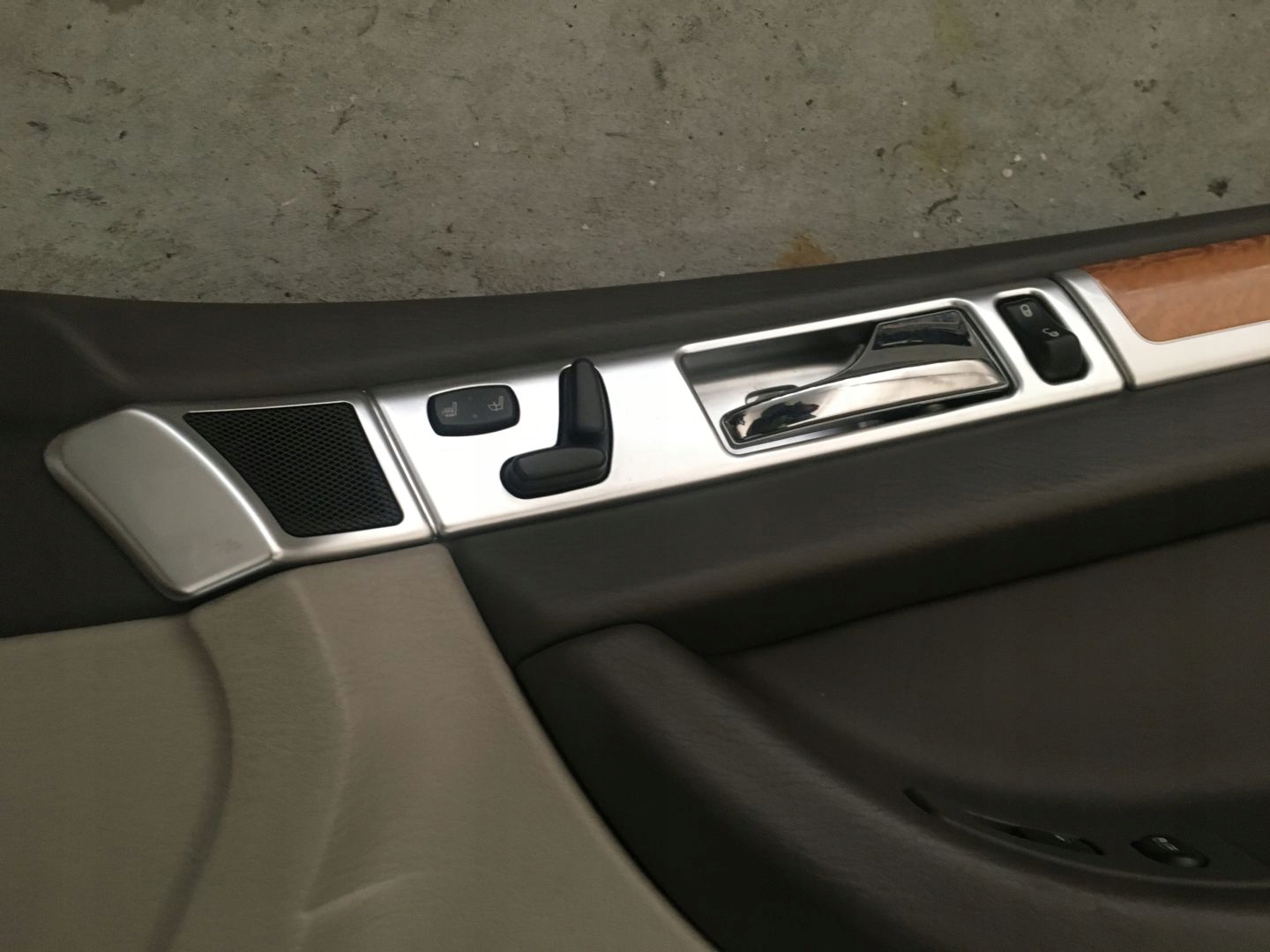 CHRYSLER PACIFICA 03-07 дверные карты P перед зад
