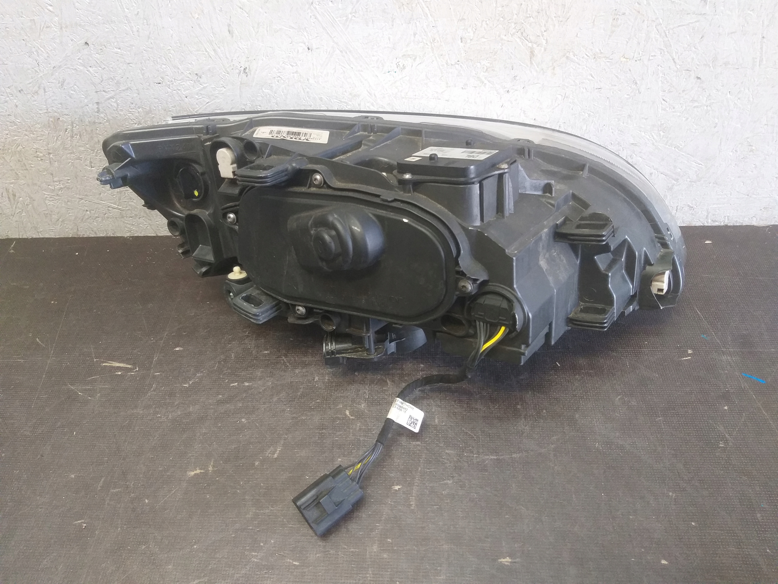 light front left VOLVO S60 II 2 LIFT XENON 31420261
