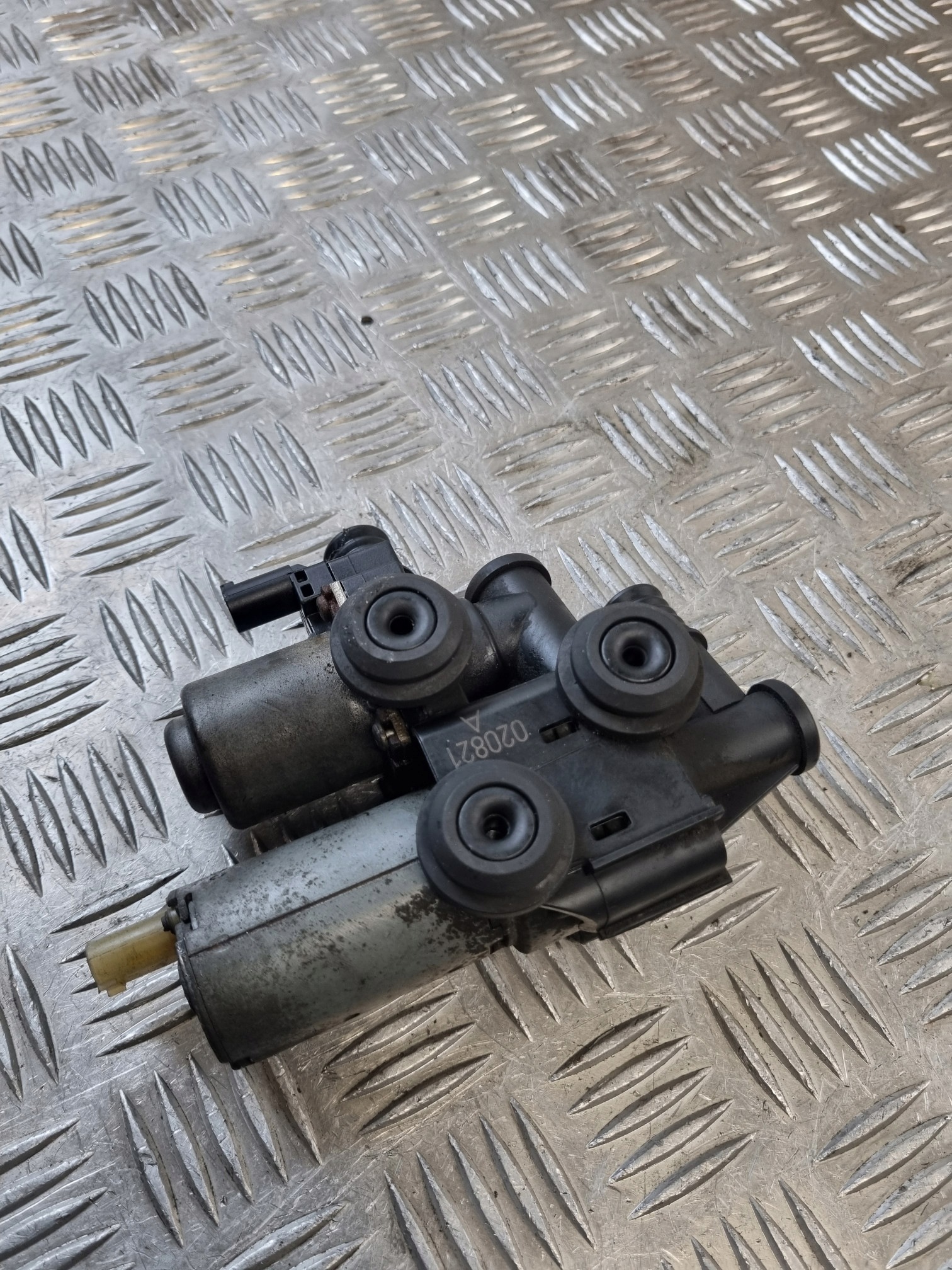 solenoid valve pump of water BMW E46 318D