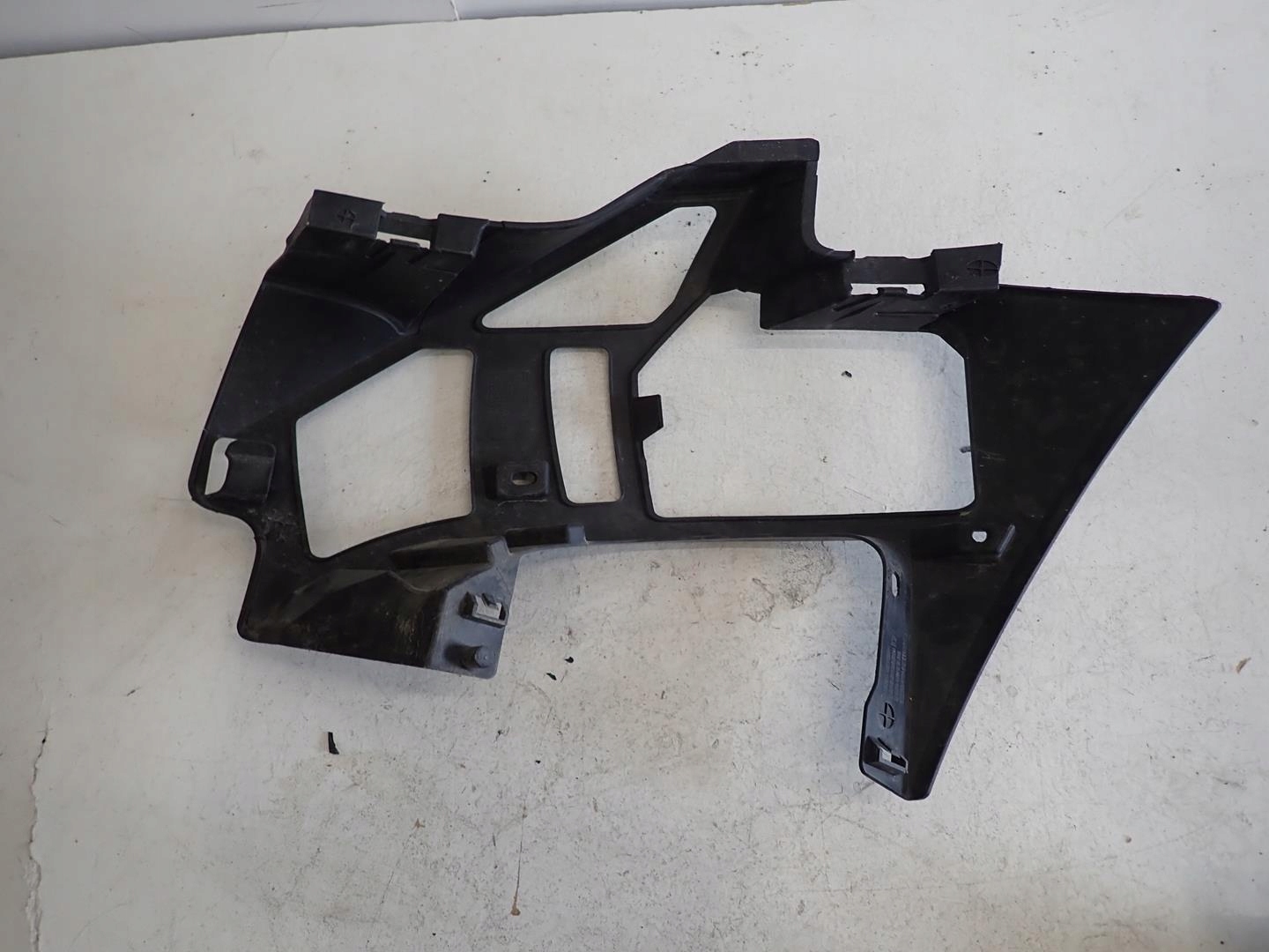 bumper bracket right front PEUGEOT 3008 5008 II 2016- 9815337580
