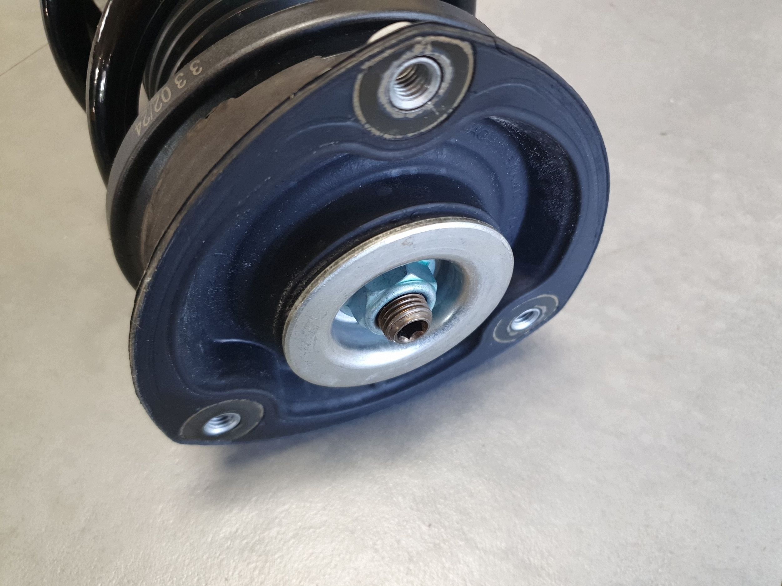 Cupra Leon IV shock absorber right front active 5FA413032A