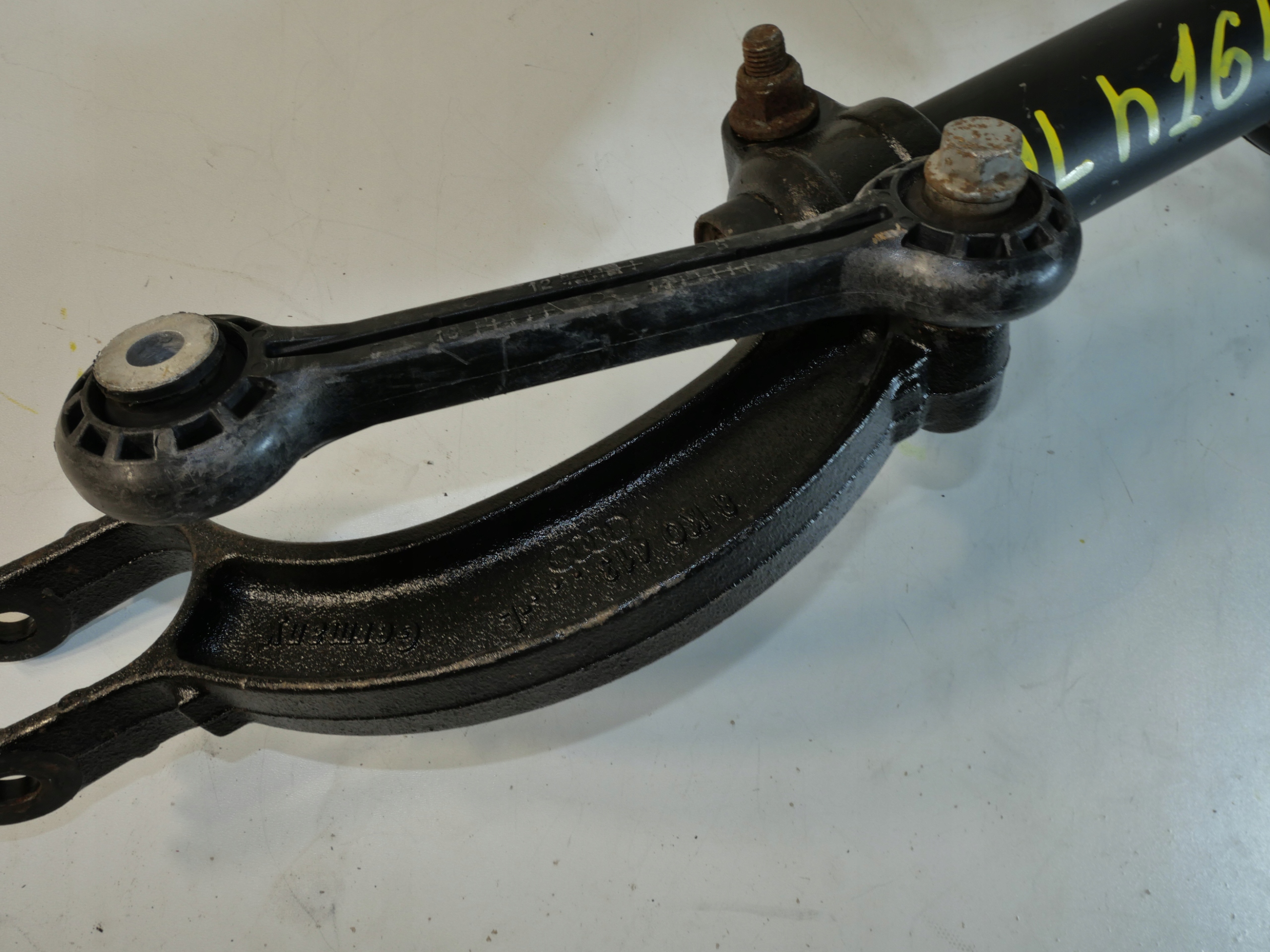 AUDI A4 B8 shock absorber front 8K0413 L