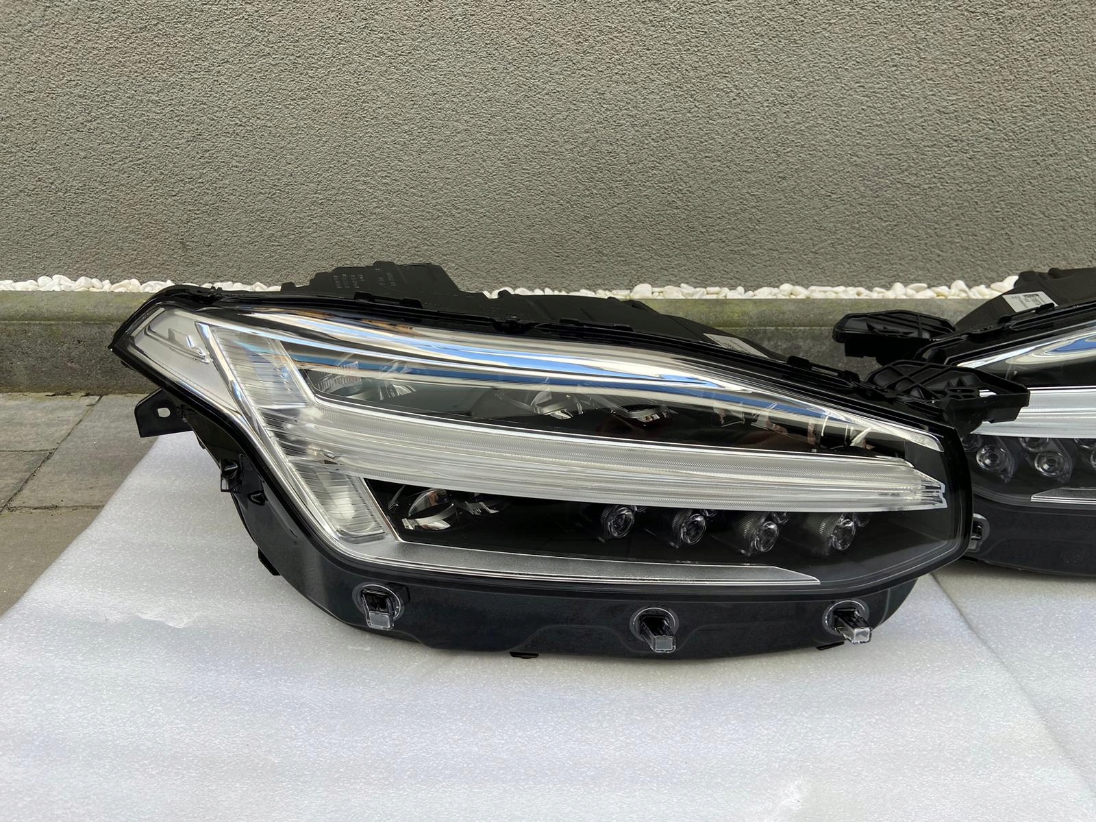 lights Volvo XC90 Full LED MID LED 2021 left right