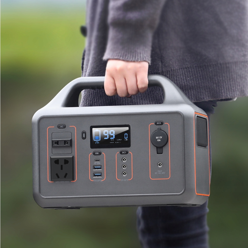 PRZENOŚNA STACJA ZASILANIA ŁADOWARKA AKUMULATOT TRAVEL 1200 600W POWER Liczba urządzeń ładowanych jednocześnie więcej niż 4