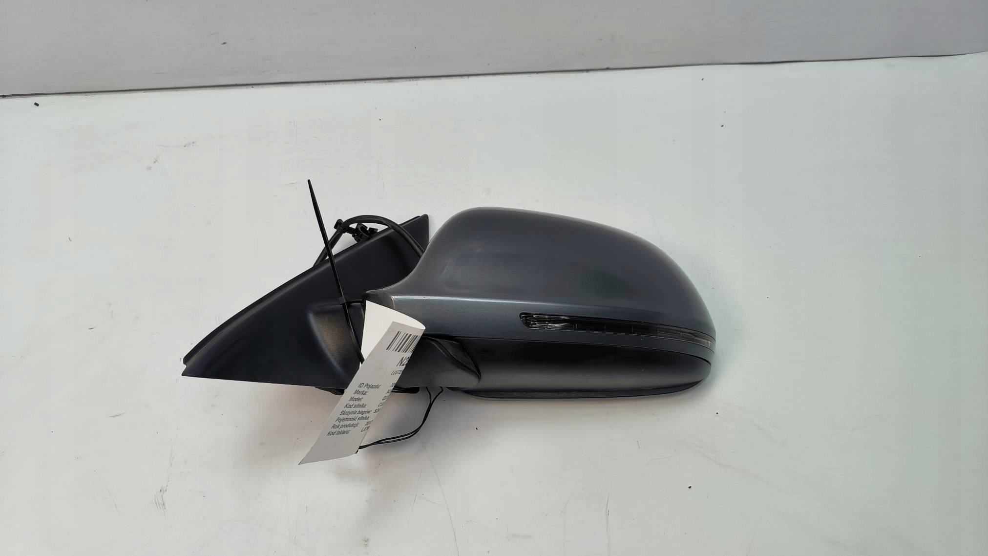 mirror left PIN 6+2 LX7R AUDI Q3 8U