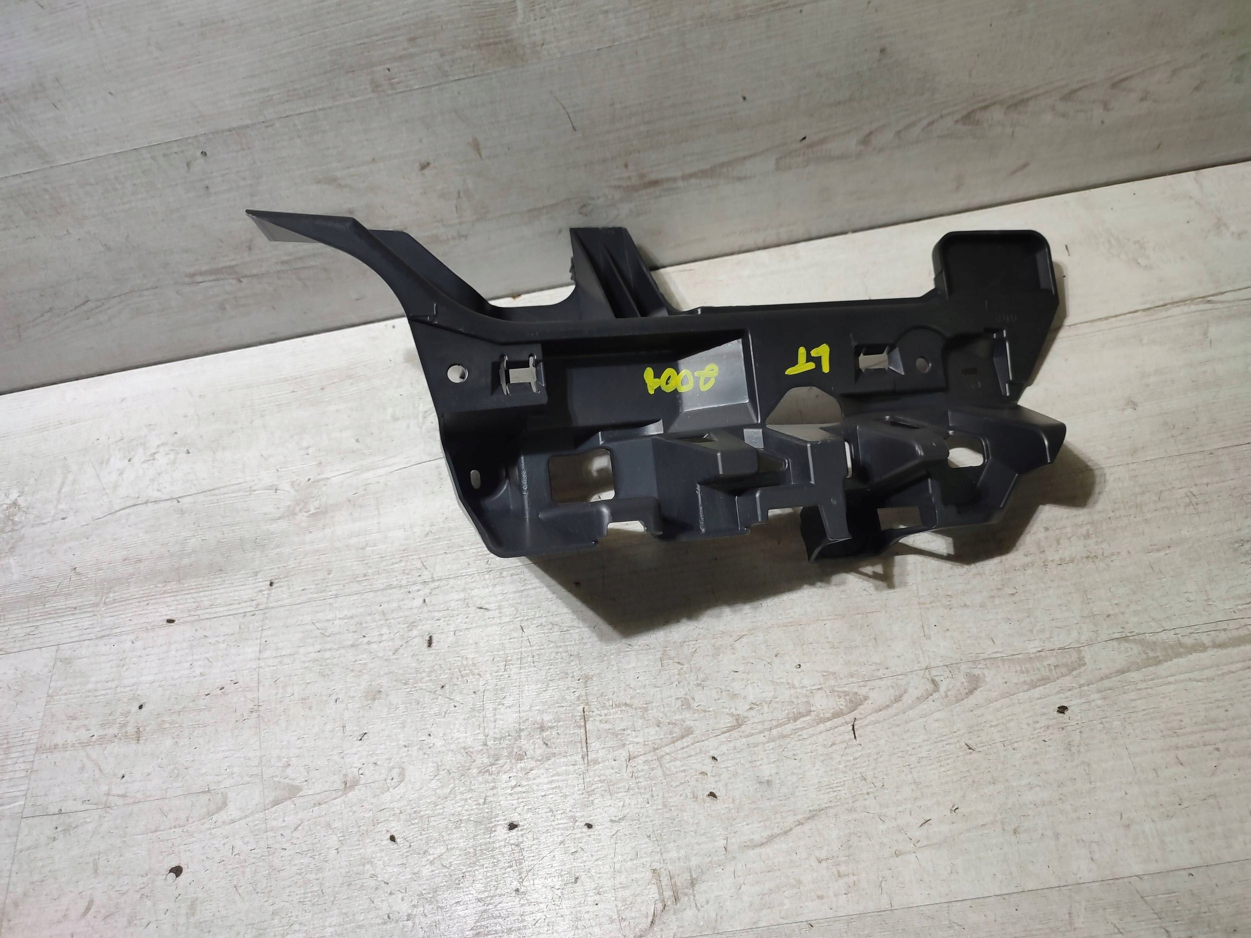 Peugeot 2008 and 2018 rear part side left boot upholstery
