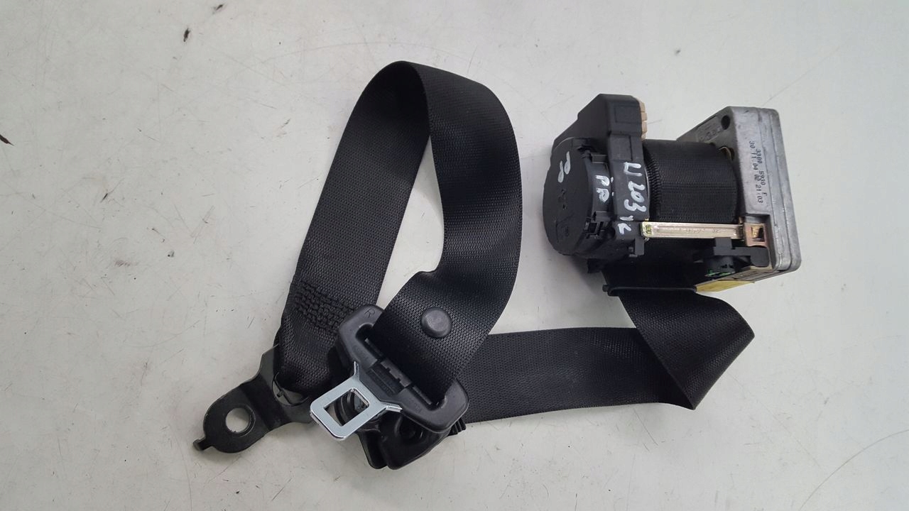 tension belt safety right front Mercedes W203