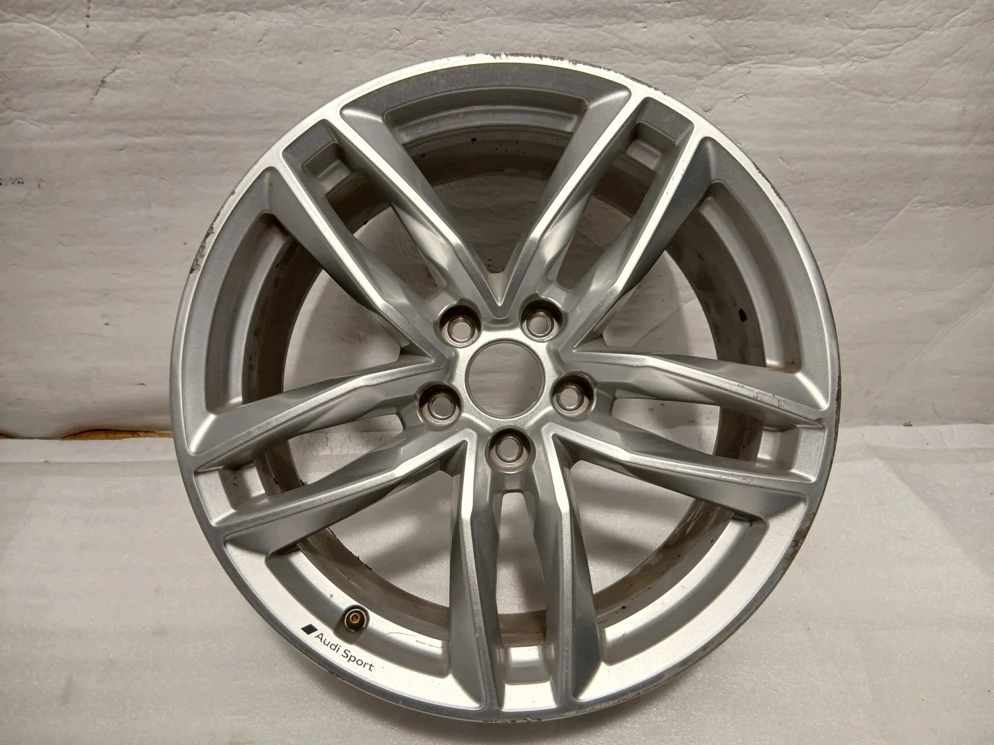 AUDI OE disk hliníkový 18" CALI 8W0601025HK