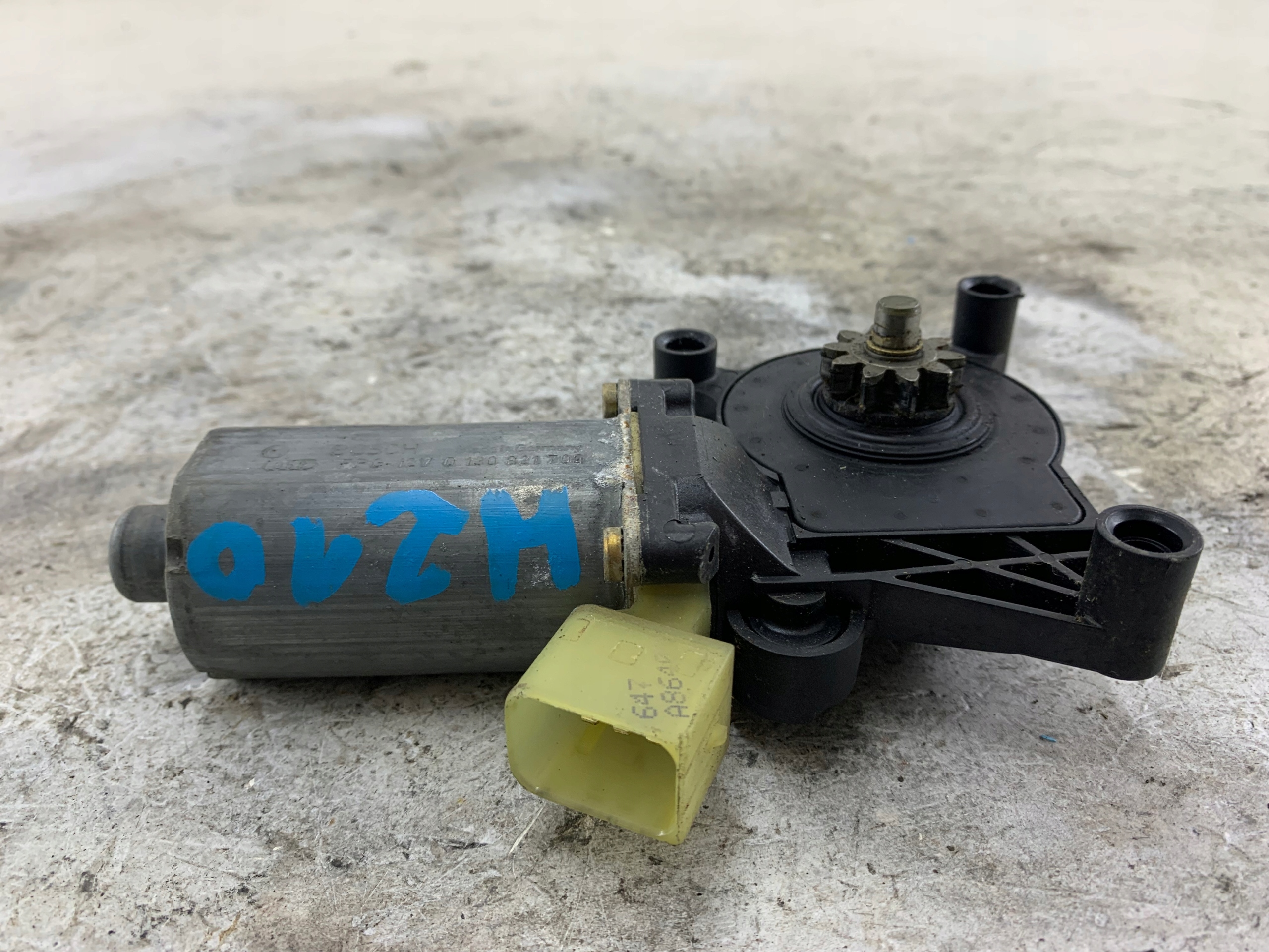 MERCEDES W210 mini motor windows right front 0130821709
