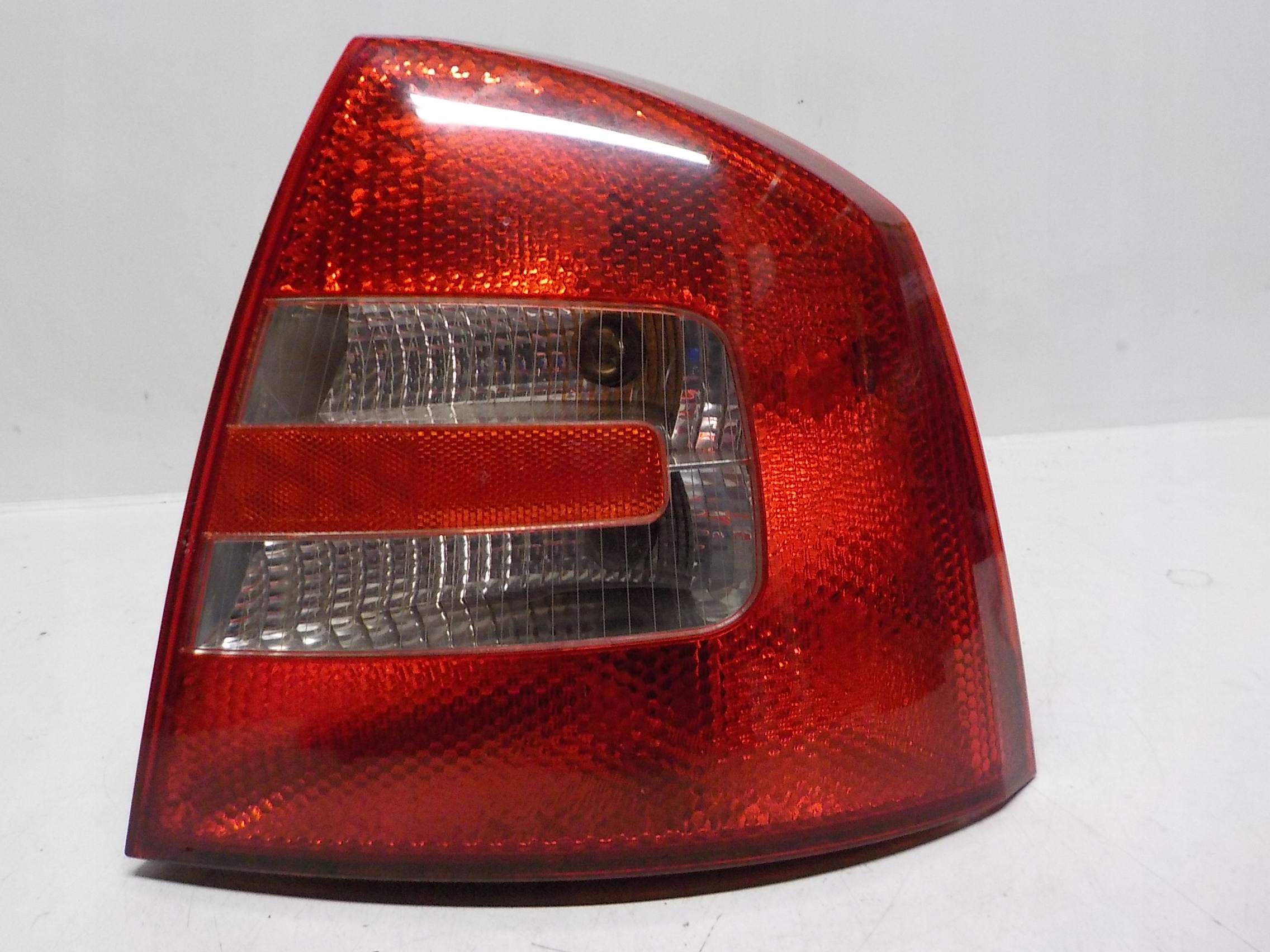SKODA OCTAVIA II HB light right rear part rear 1Z5945096A