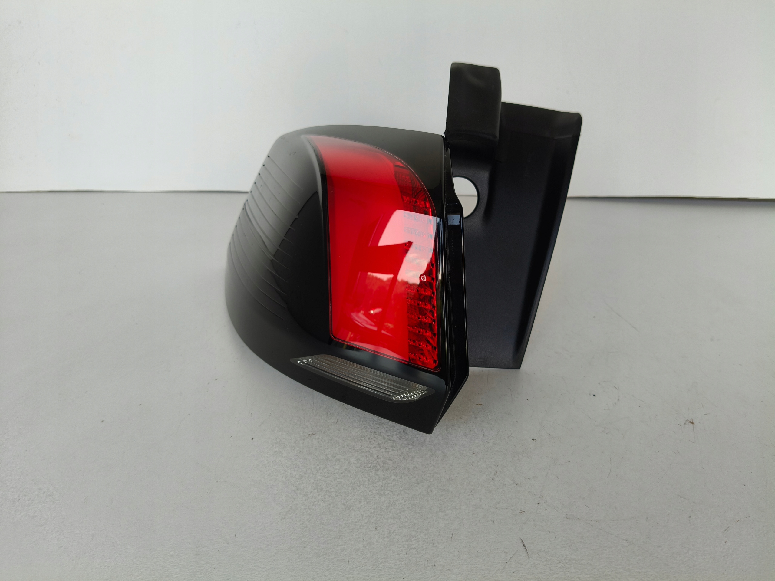 light left rear PEUGOET 5008 II 16