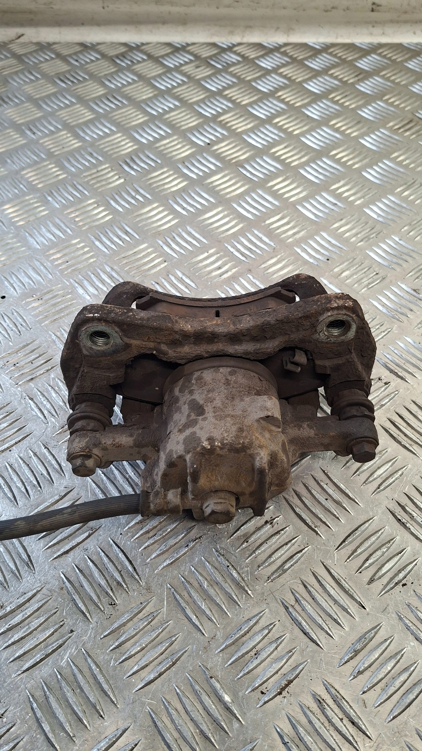caliper brake right front MITSUBISHI COLT VI 1.1