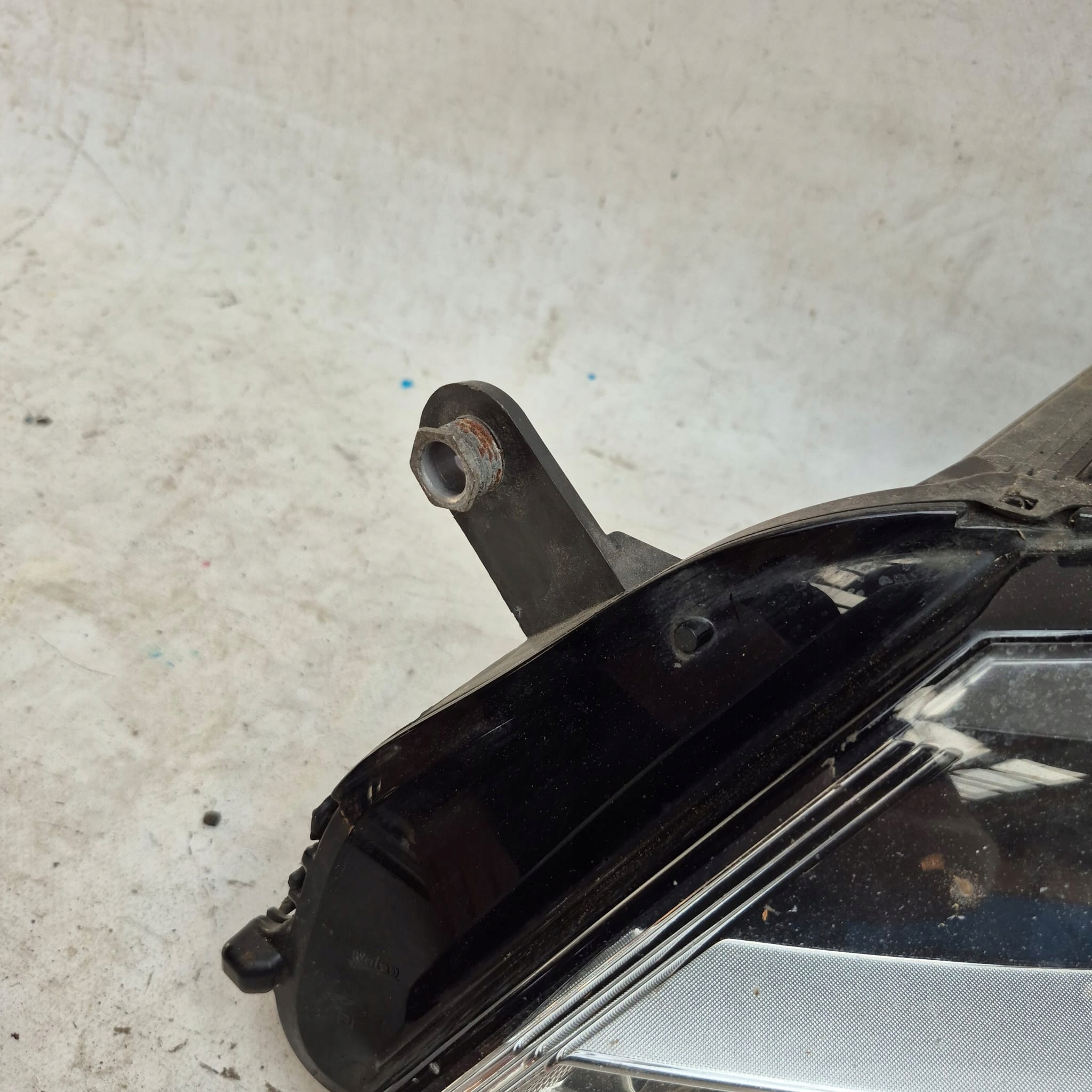 VW PASSAT B7 10-14 light front front left