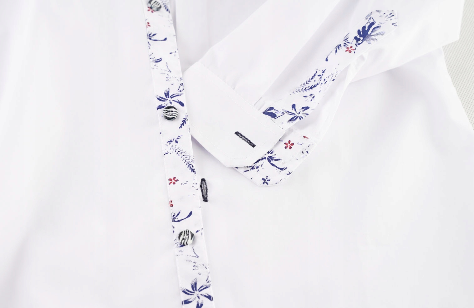 Chłopięca koszula elegancka wizytowa długi rękaw biała kołnierz w kwiat 170 Kod producenta nowe igiełki czerwone