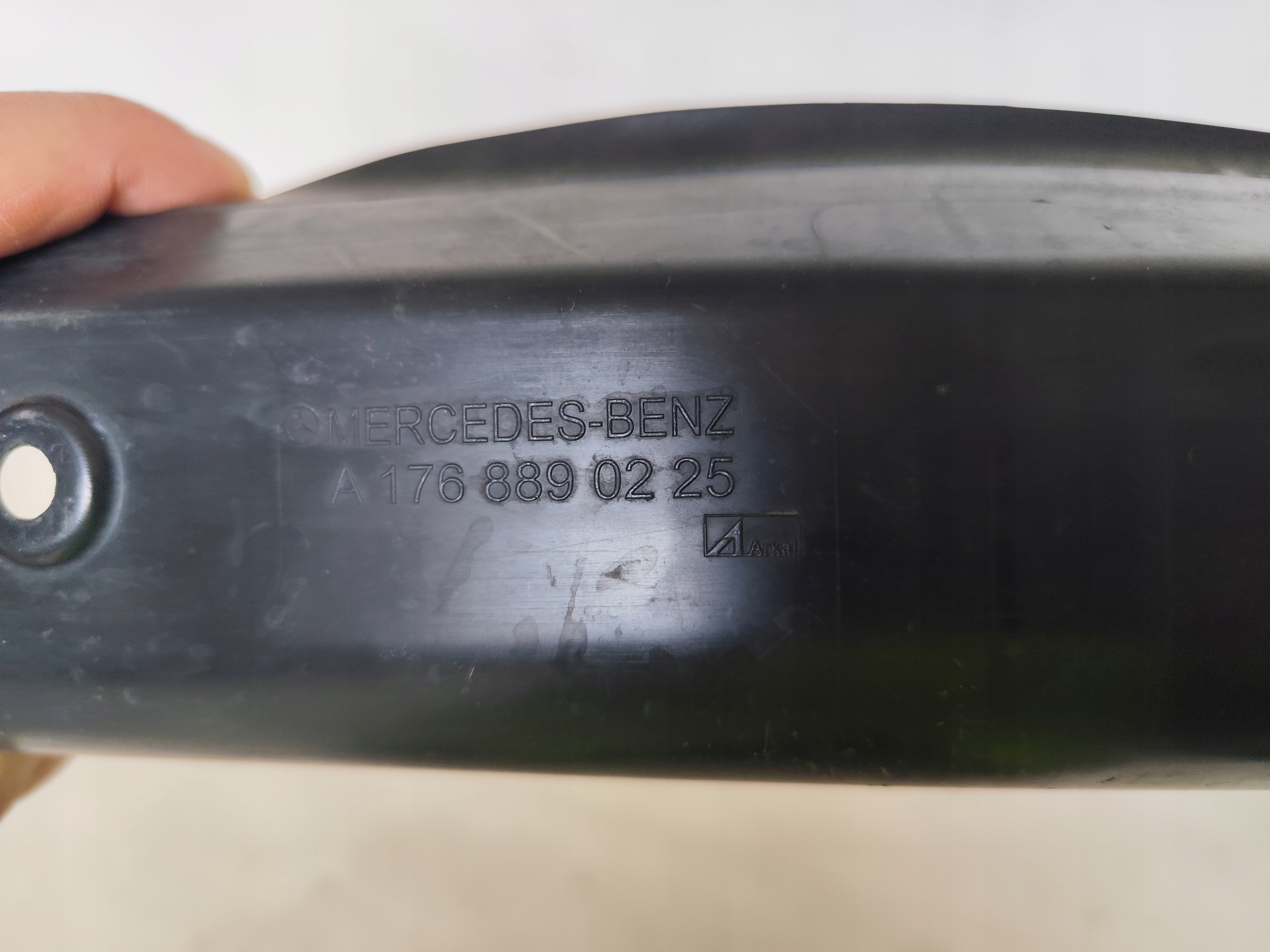MERCEDES A KLASA W176 2013 Insonorisation Aile Droit