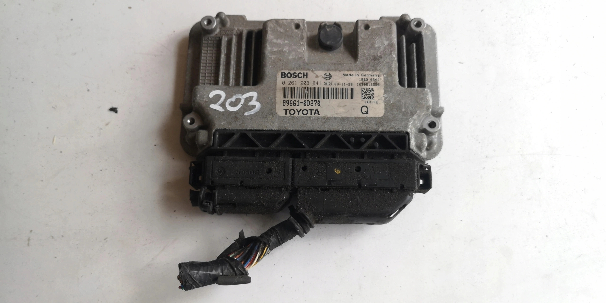Computer ECU TOYOTA YARIS 0261208841 89661-0D270 1