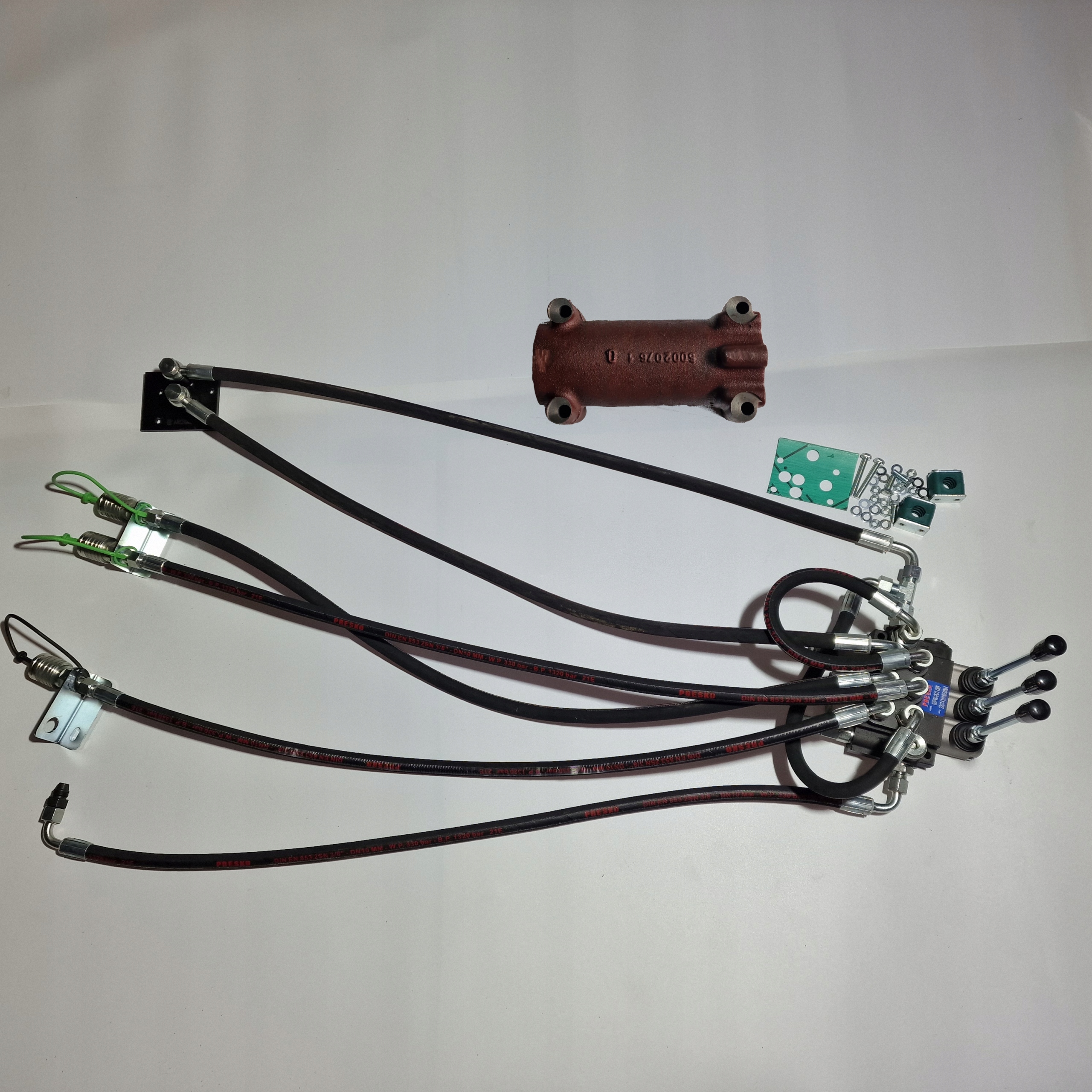 Sada 3-SEKČNÍCH Vnějších Rozdělovačů C-330 Pro Sklápění Pístového Válce