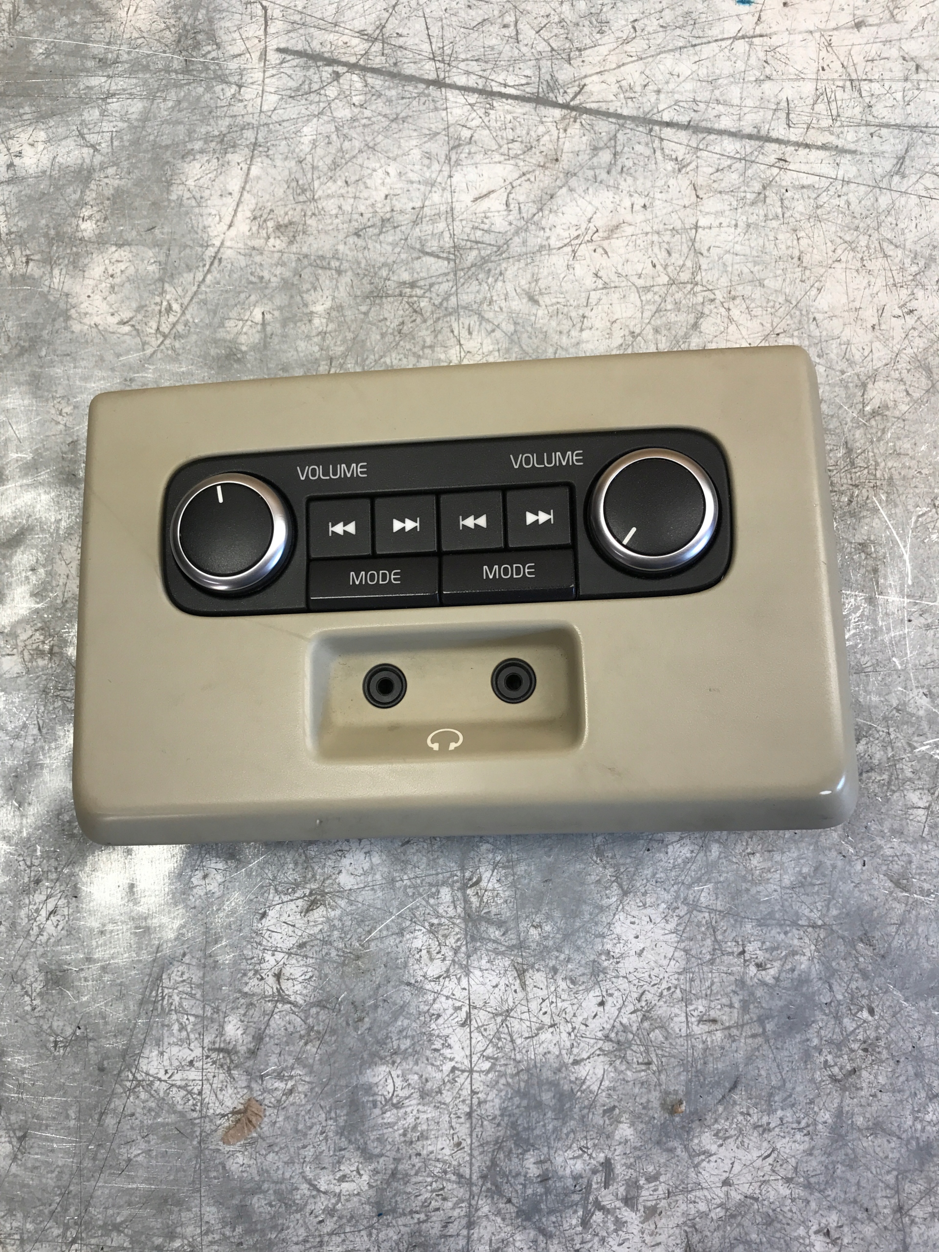 control panel RADIEM rear part VOLVO S80 39872025