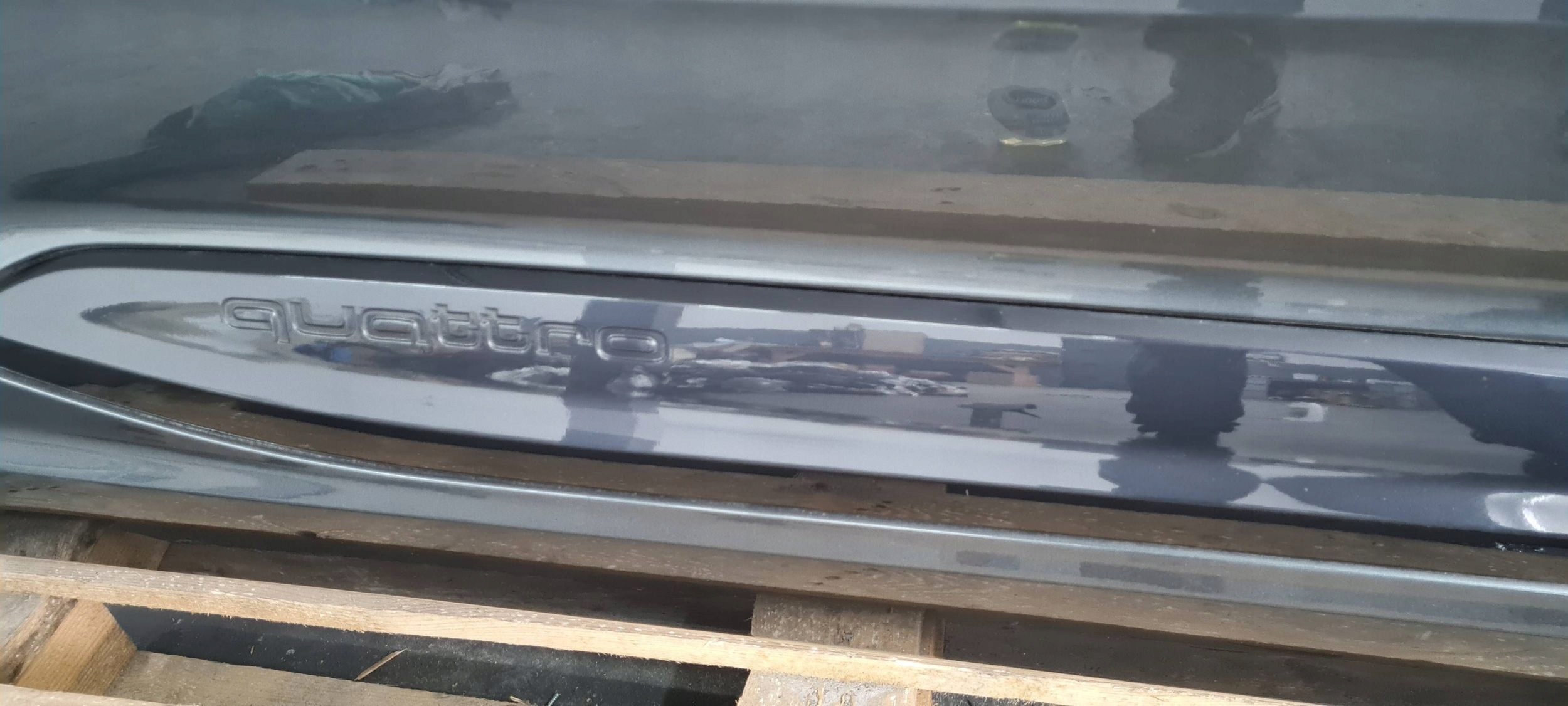 Q7 4M SQ7 door right right rear part rear. LZ7S