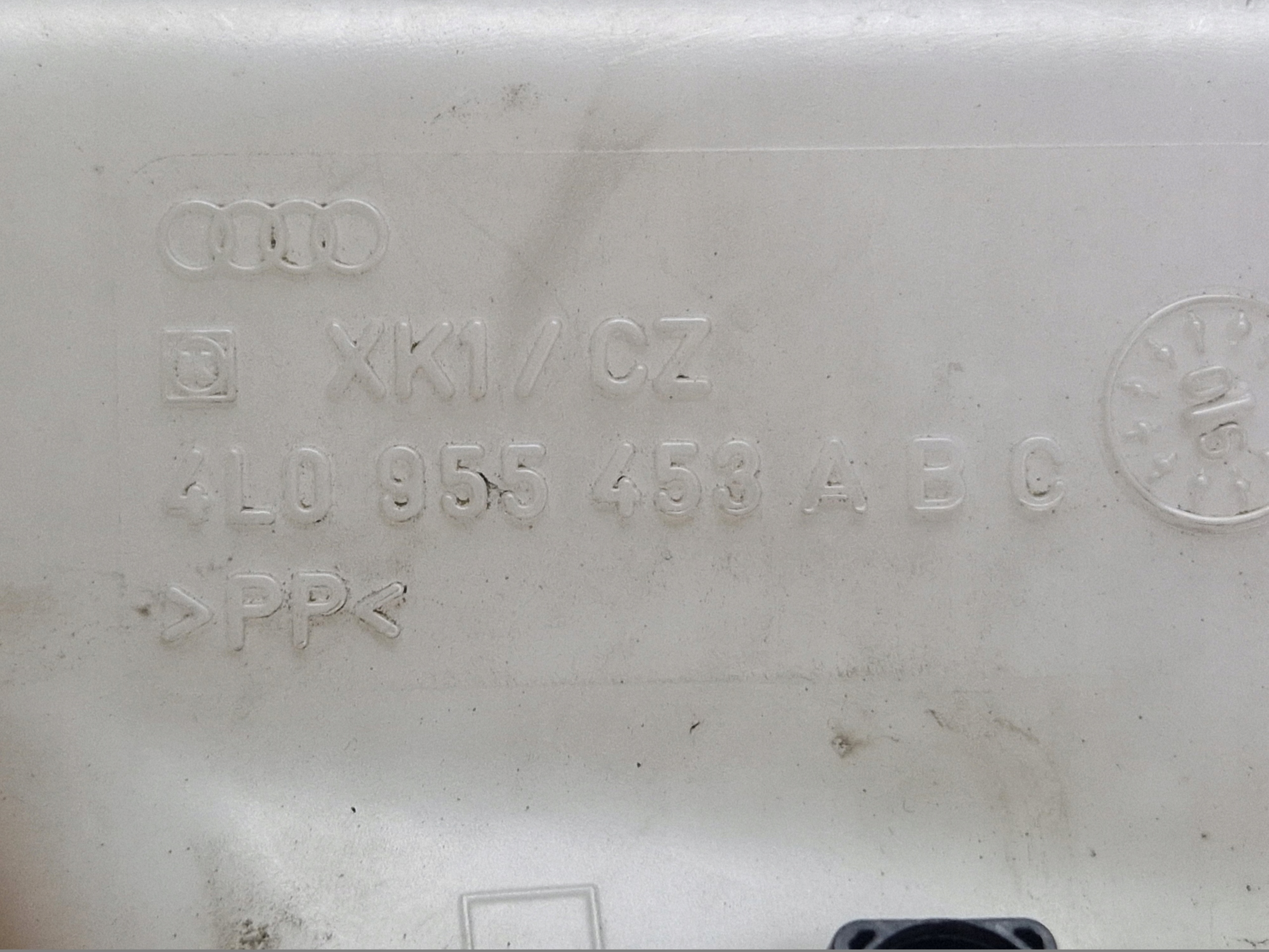 AUDI Q7 4L tank washer fluid tank 4L0955453