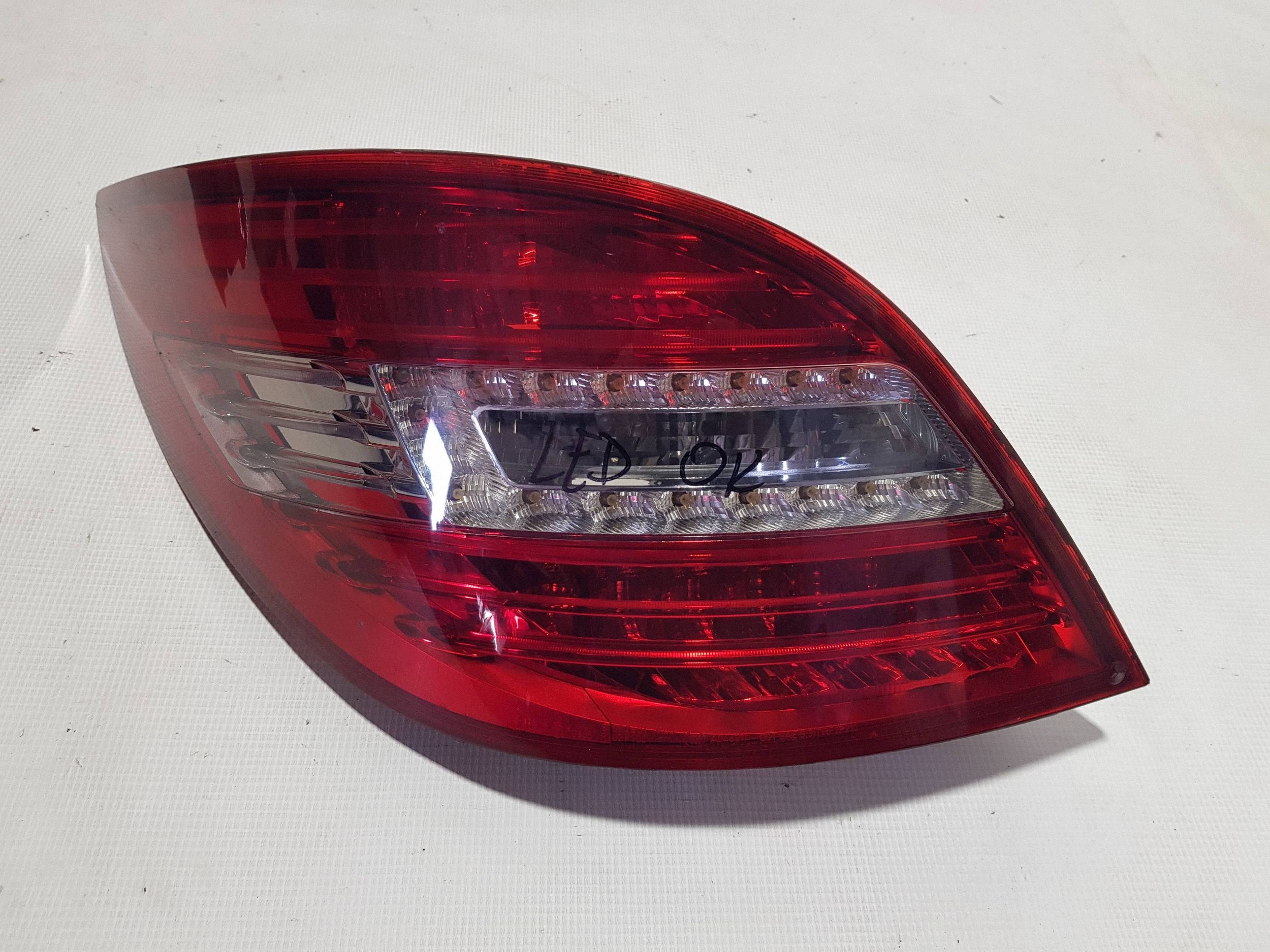 light rear rear part left Mercedes R W251 lift A2518201964
