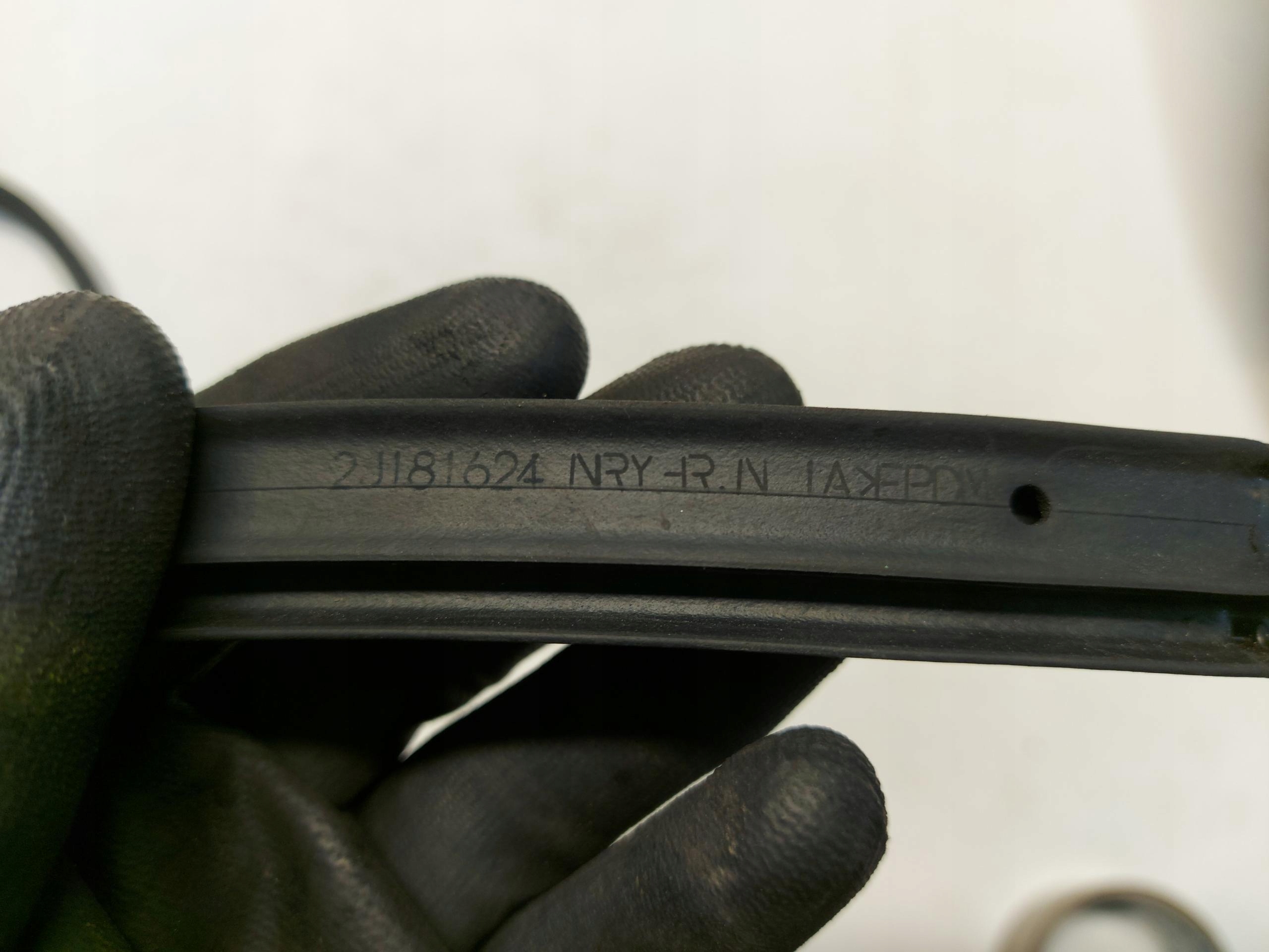 Mazda CX60 PHEV Joint Sous vitre