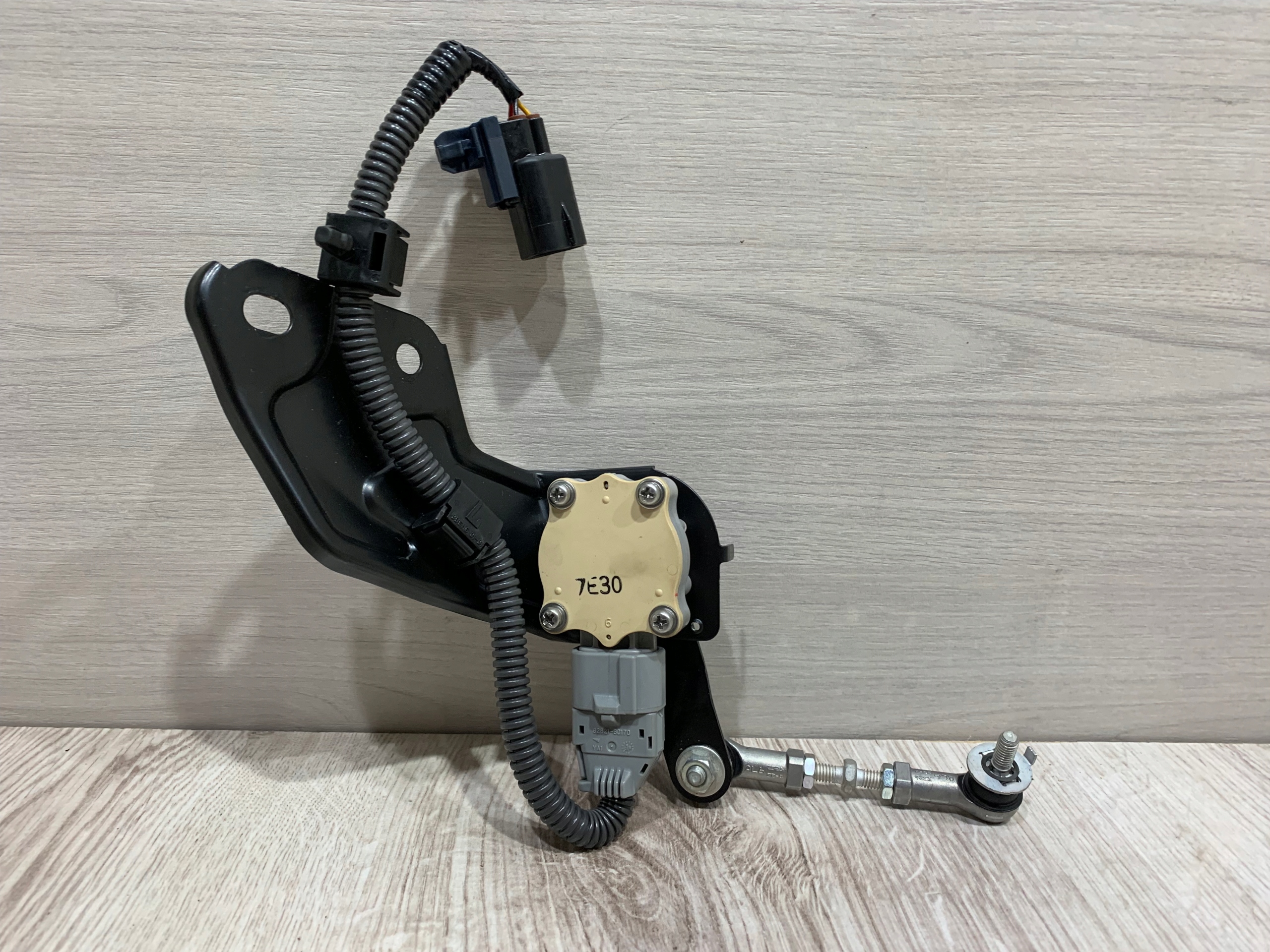 89407-60022 - ДАТЧИК РЕГУЛИРОВКИ ВЫСОТЫ TOYOTA LAND CRUISER