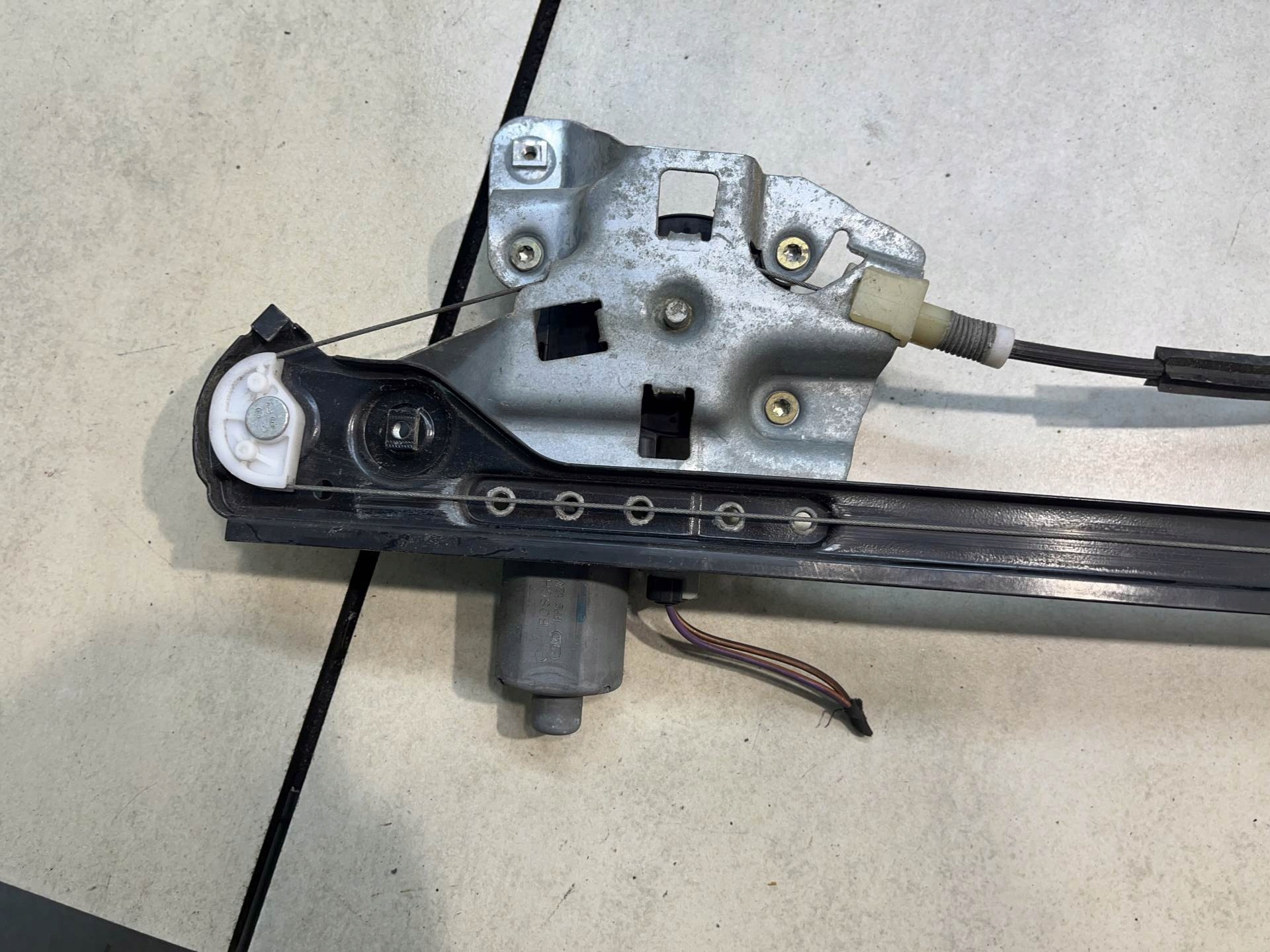 PONOSNIK windows right front PACIFICA 3.5 V6 04894270AB