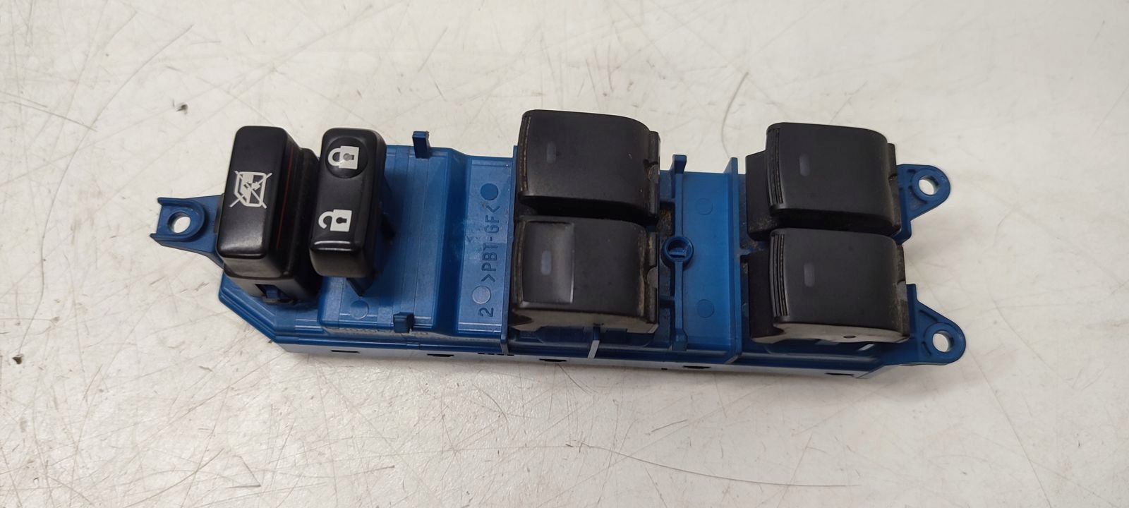 Panel vitre bouton Toyota Avensis T27