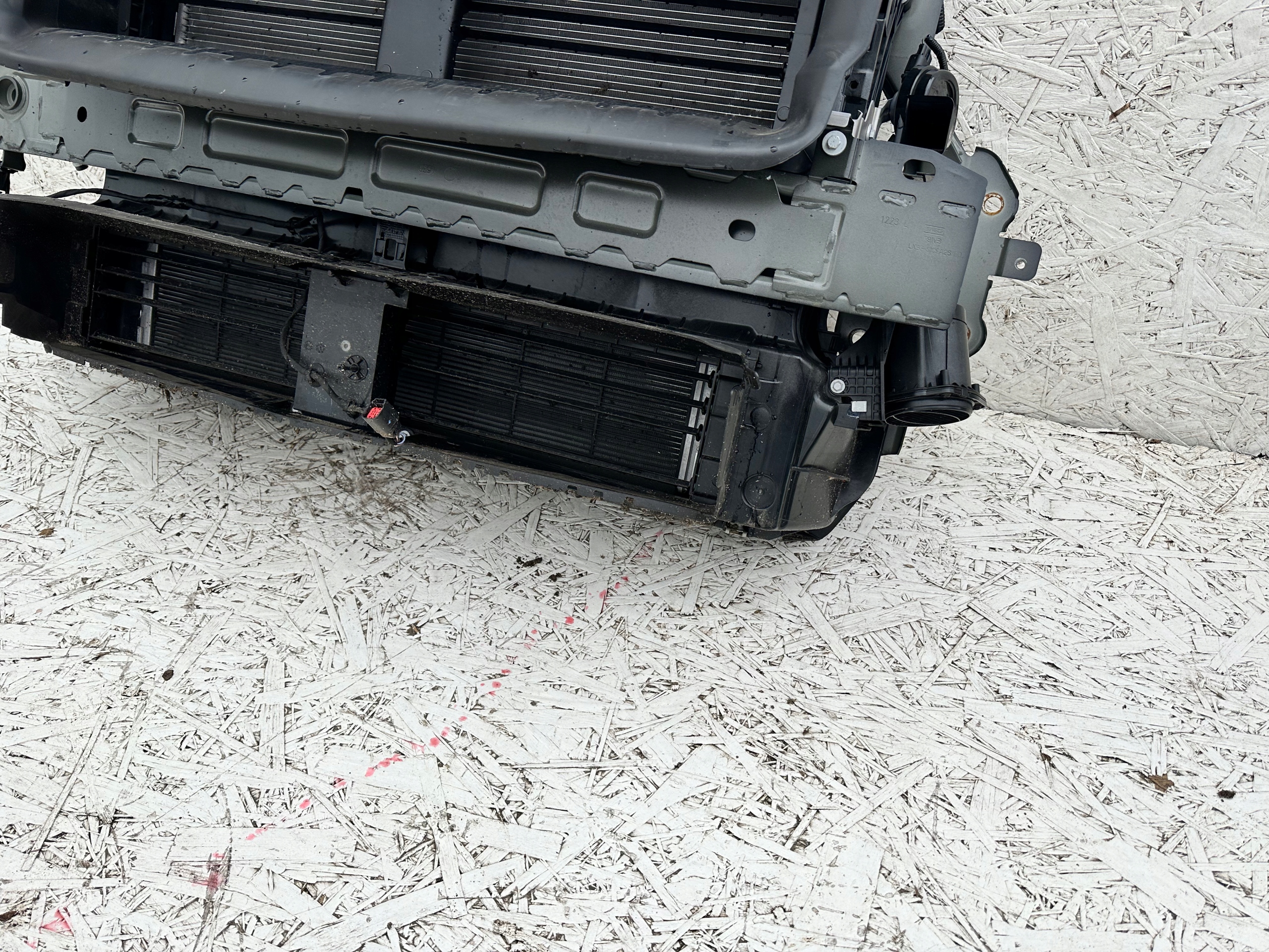 KUGA MK3 PAS PRZEDNI PRZÓD KOMPLETNY 2,5 HYB Typ samochodu Samochody osobowe