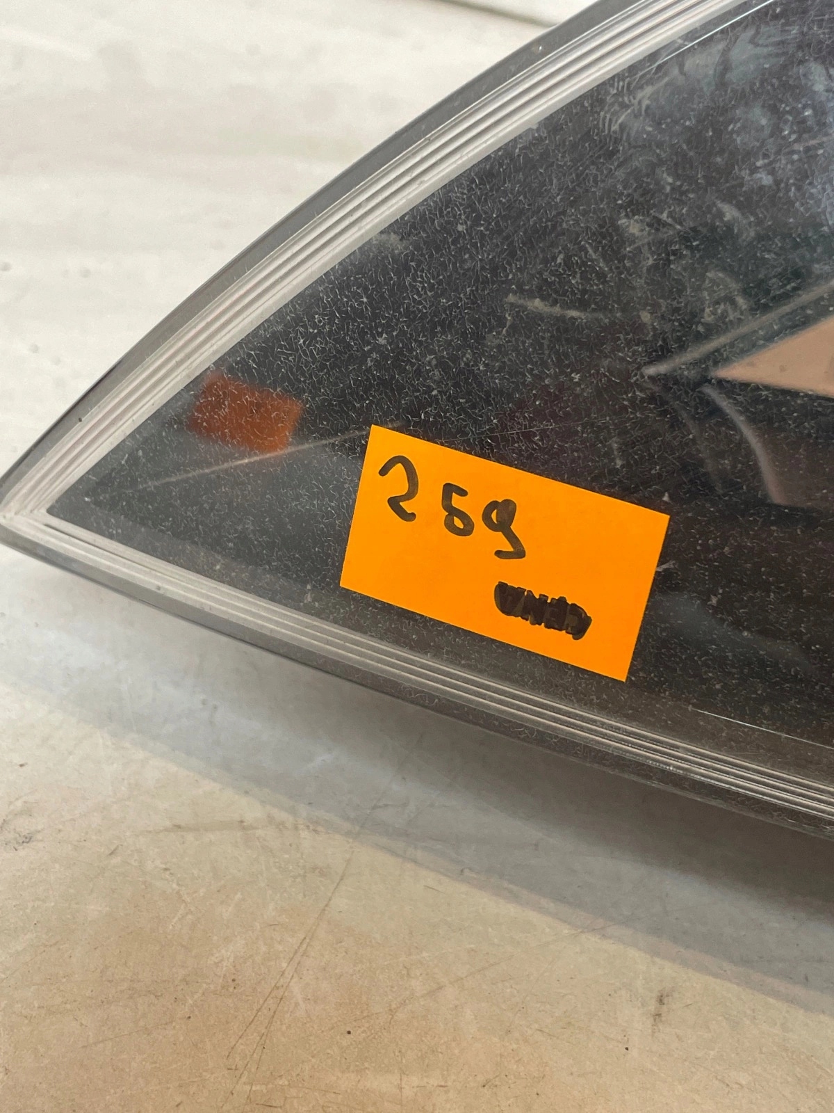 damaged light front front left Volvo V40 II Xenon UK