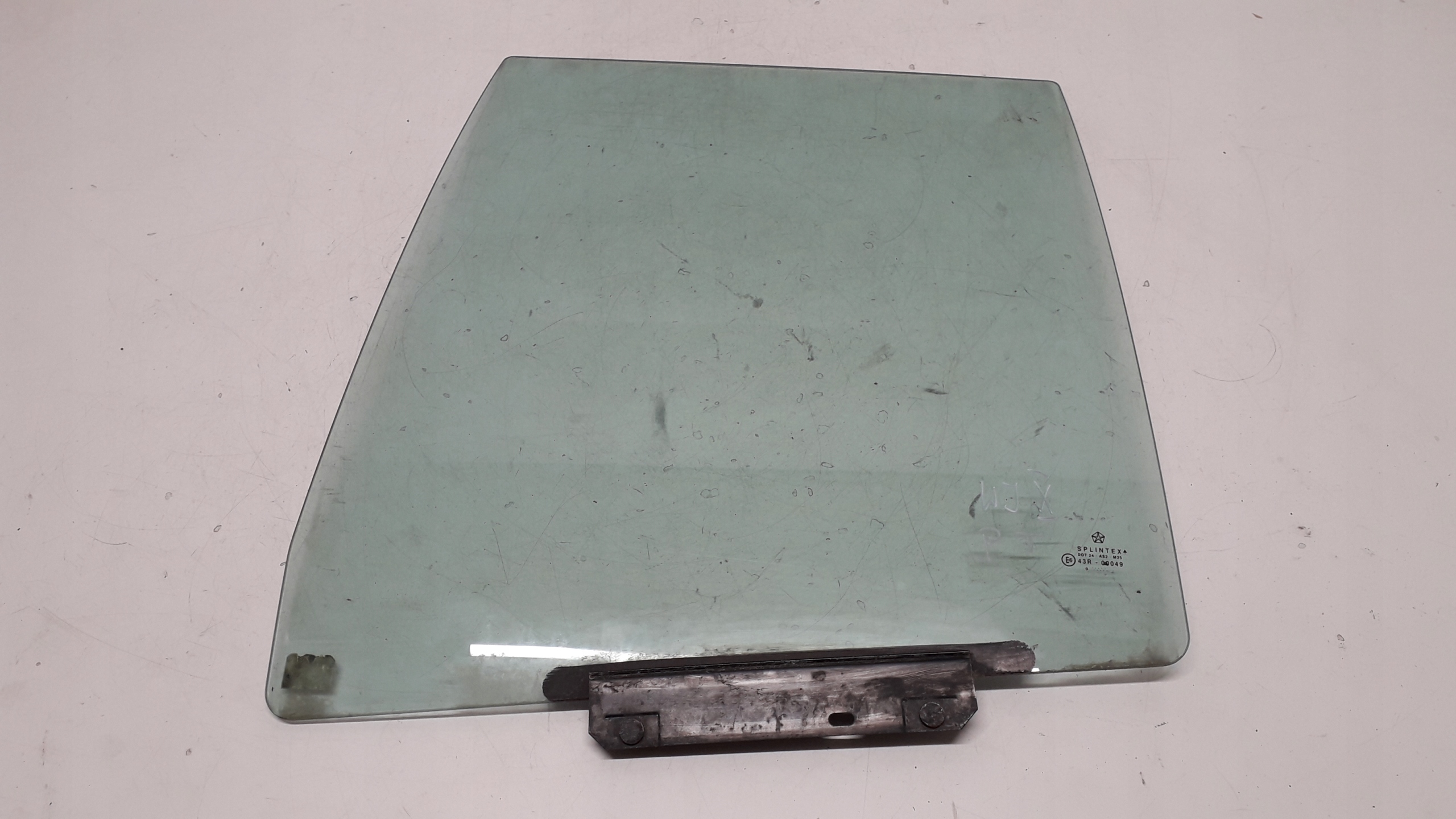 JEEP GRAND CHEROKEE WJ 98- SZYBA PRAWY TYŁ ..0