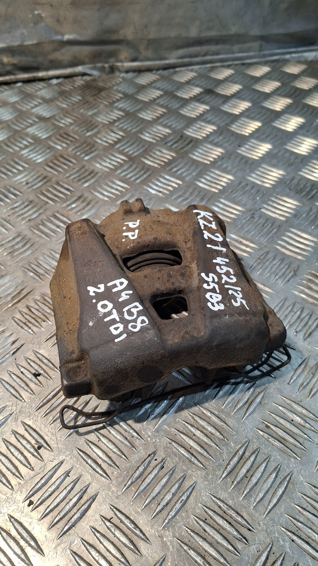 caliper brake right front AUDI A4 B8 2.0TDI