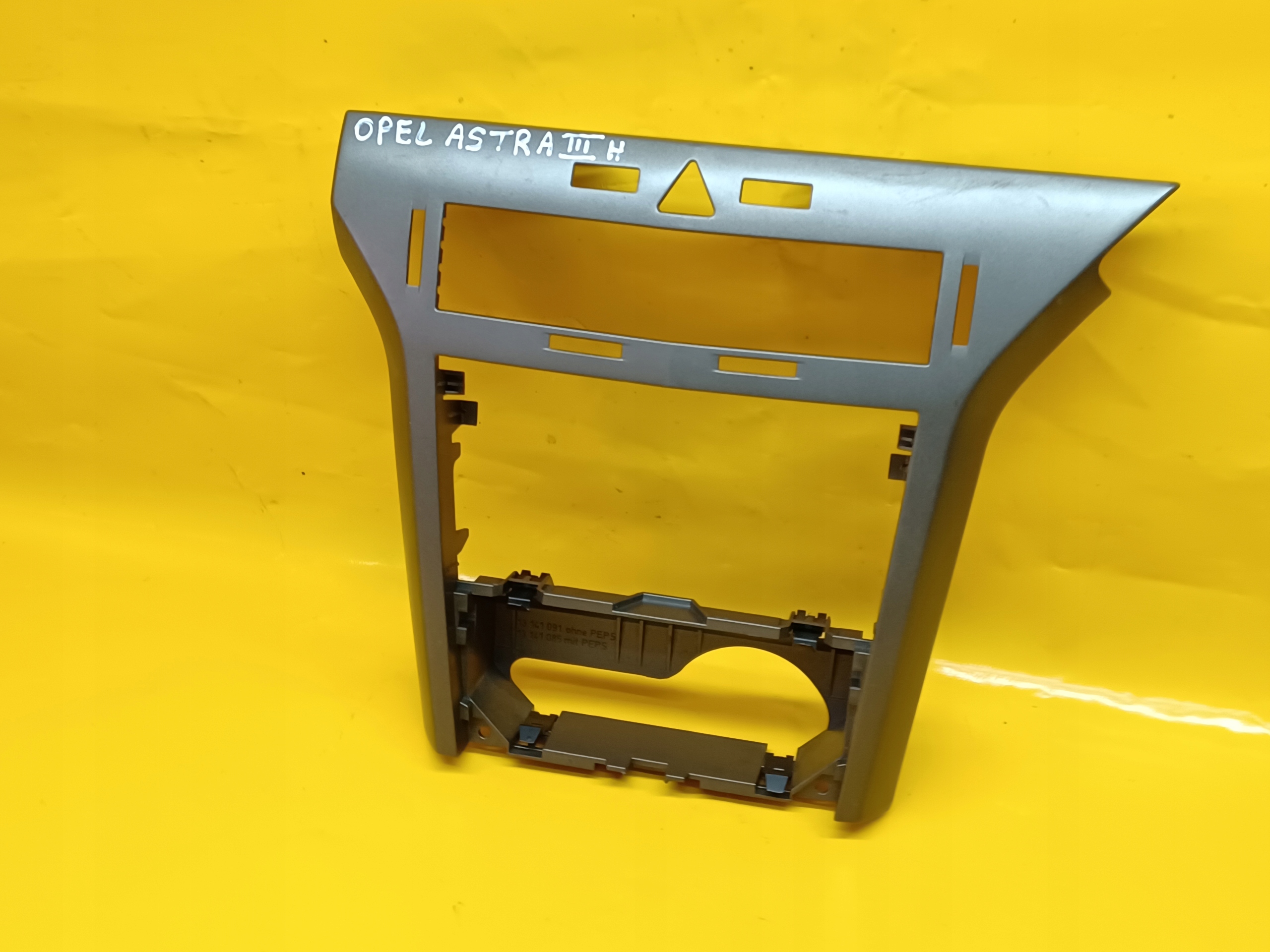 консоль центральная opel oe 331985437