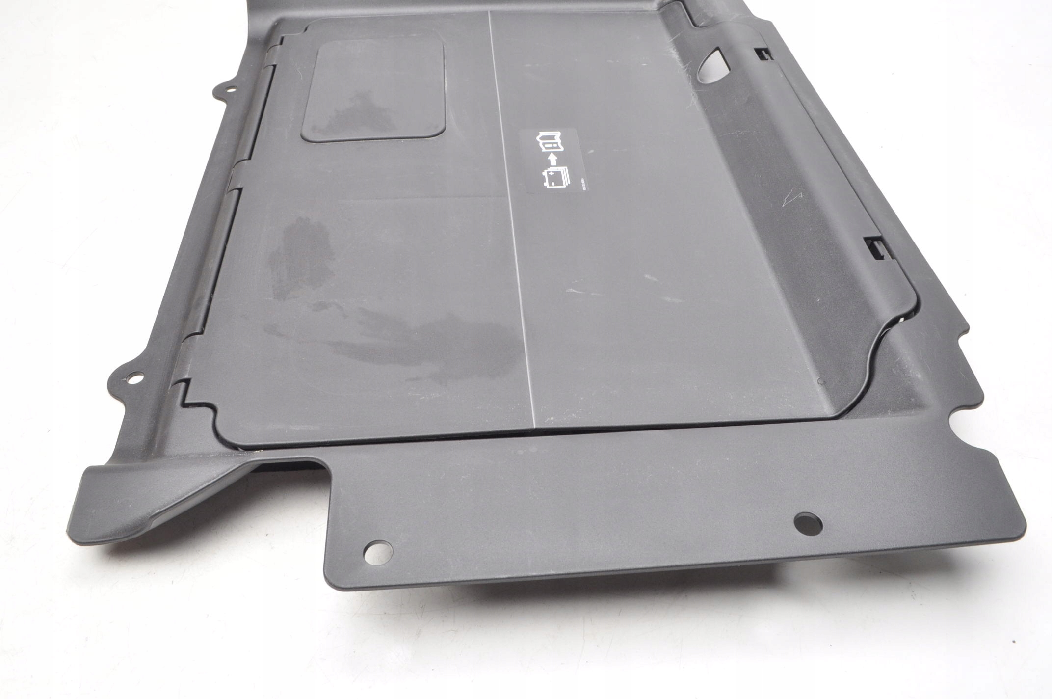 PORSCHE MACAN 3.6 POKRYWA AKUMULATORA 95B863565F Typ samochodu Samochody osobowe