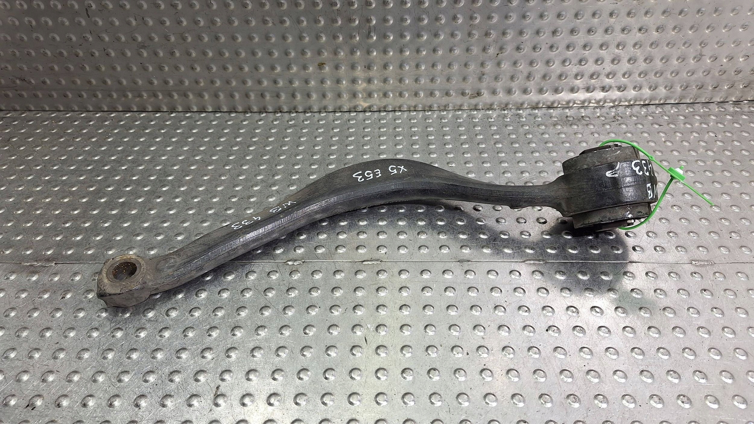 arm right front upper BANAN 6769718 BMW X5 E53