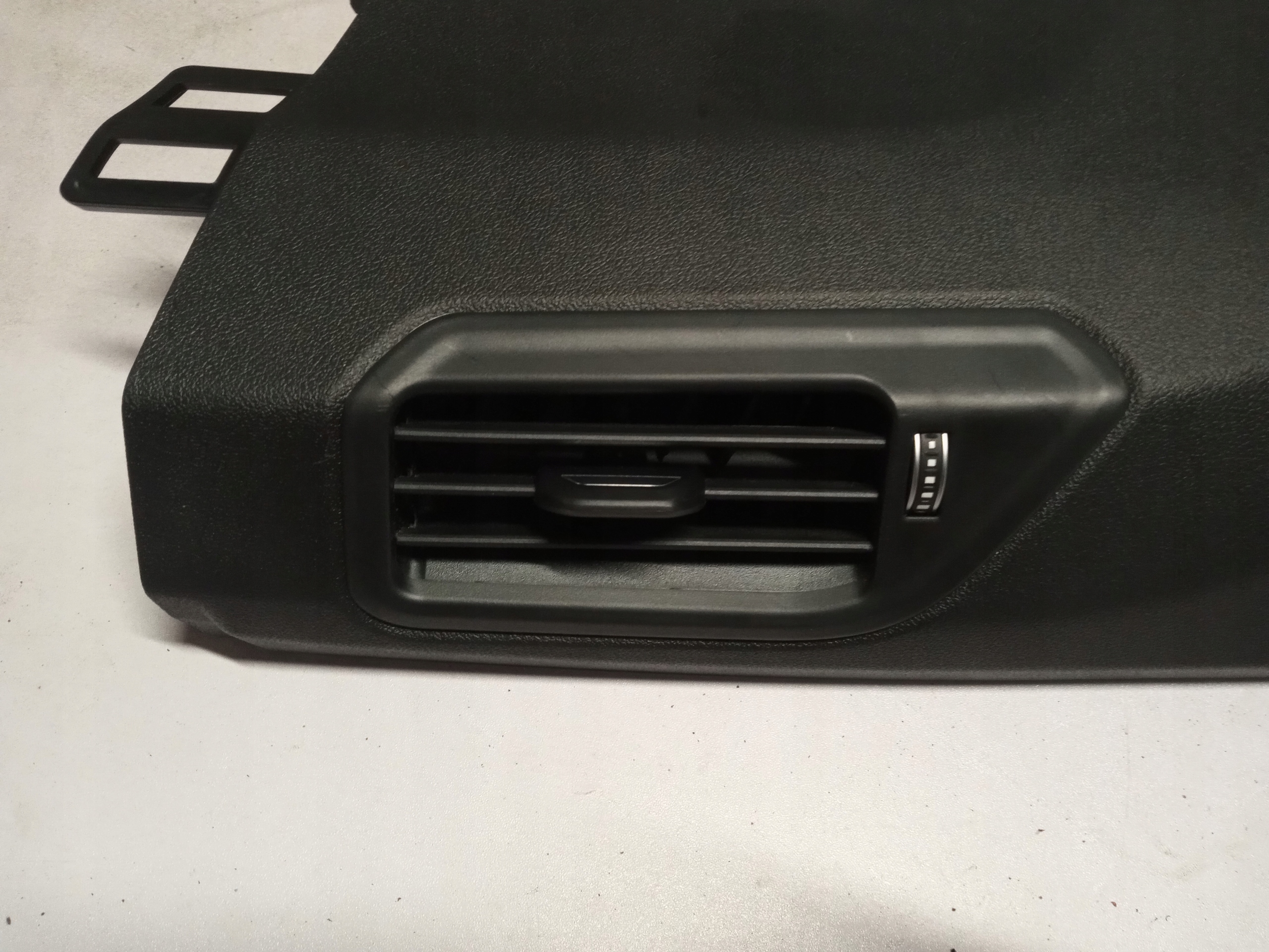 BMW X5 G05 OSŁONA SŁUPKA LEWA KRATKA NAWIEWU OBUDOWA NAWIEW 7434275 Typ samochodu Samochody osobowe