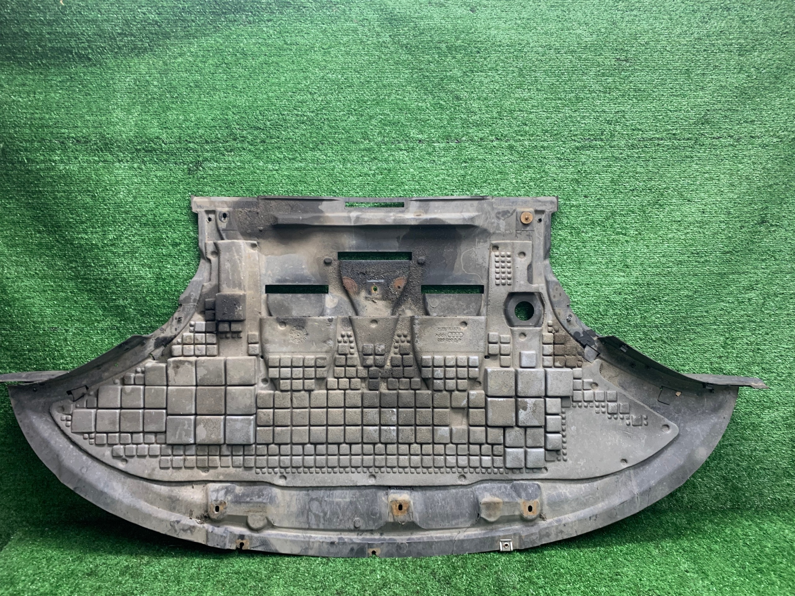 cover lower of the engine AUDI A6 C6 - 2004-2011 original 4F0863821K