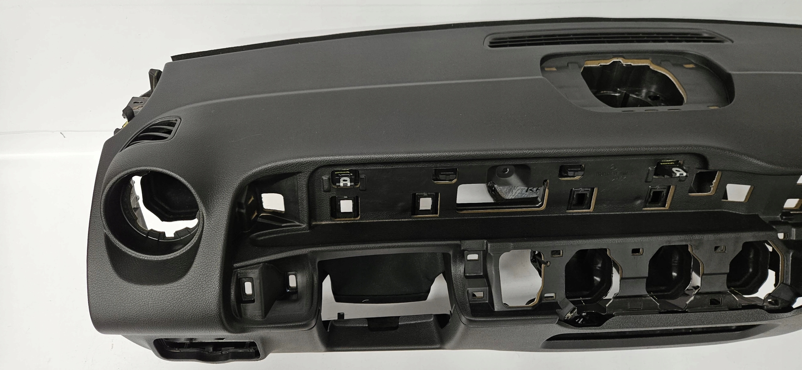 dashboard instrument panel cockpit MERCEDES GLB X247 EUROPA