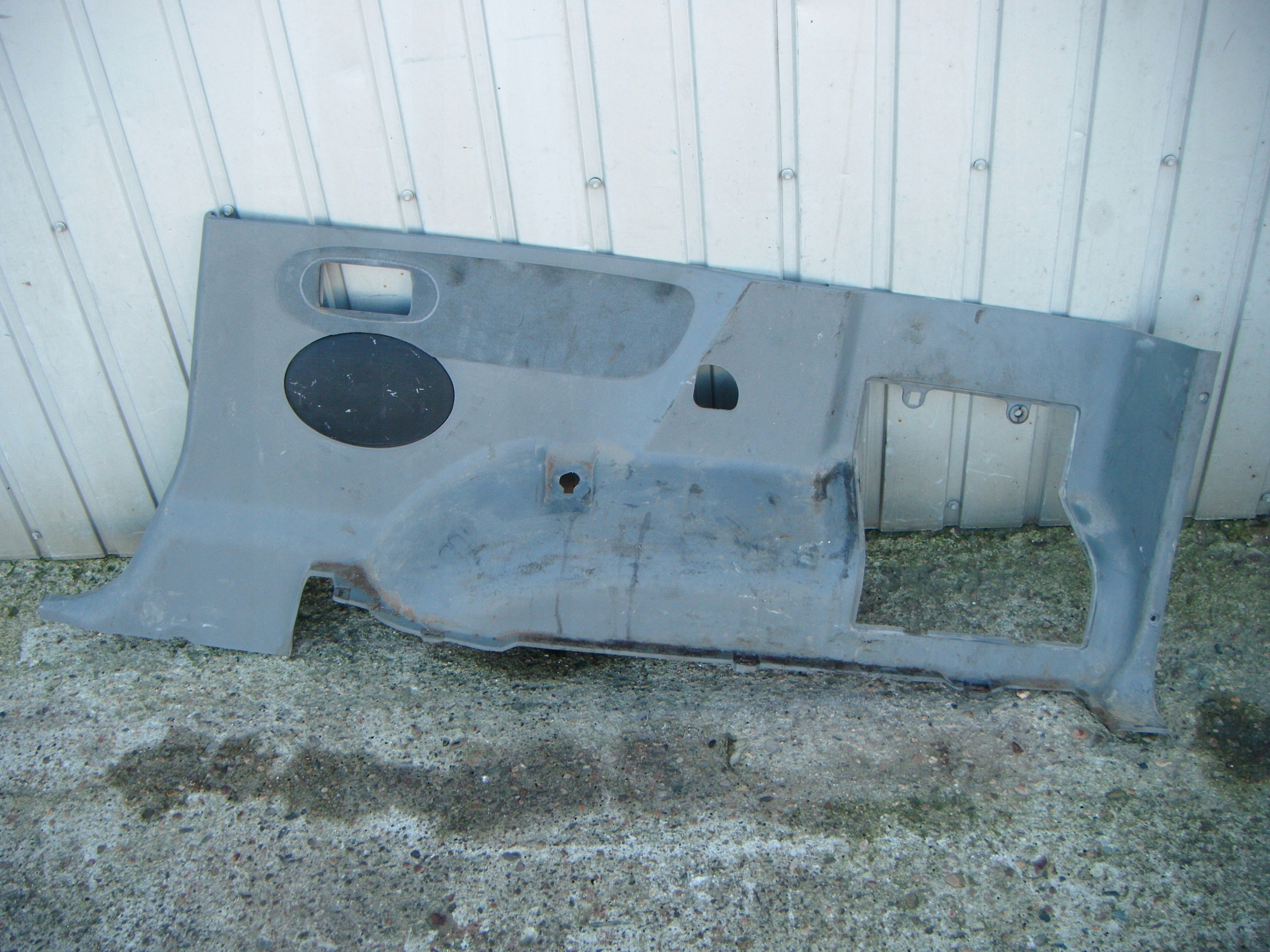 KORANDO II 2 96- TAPICERKA BOCZEK TYŁ