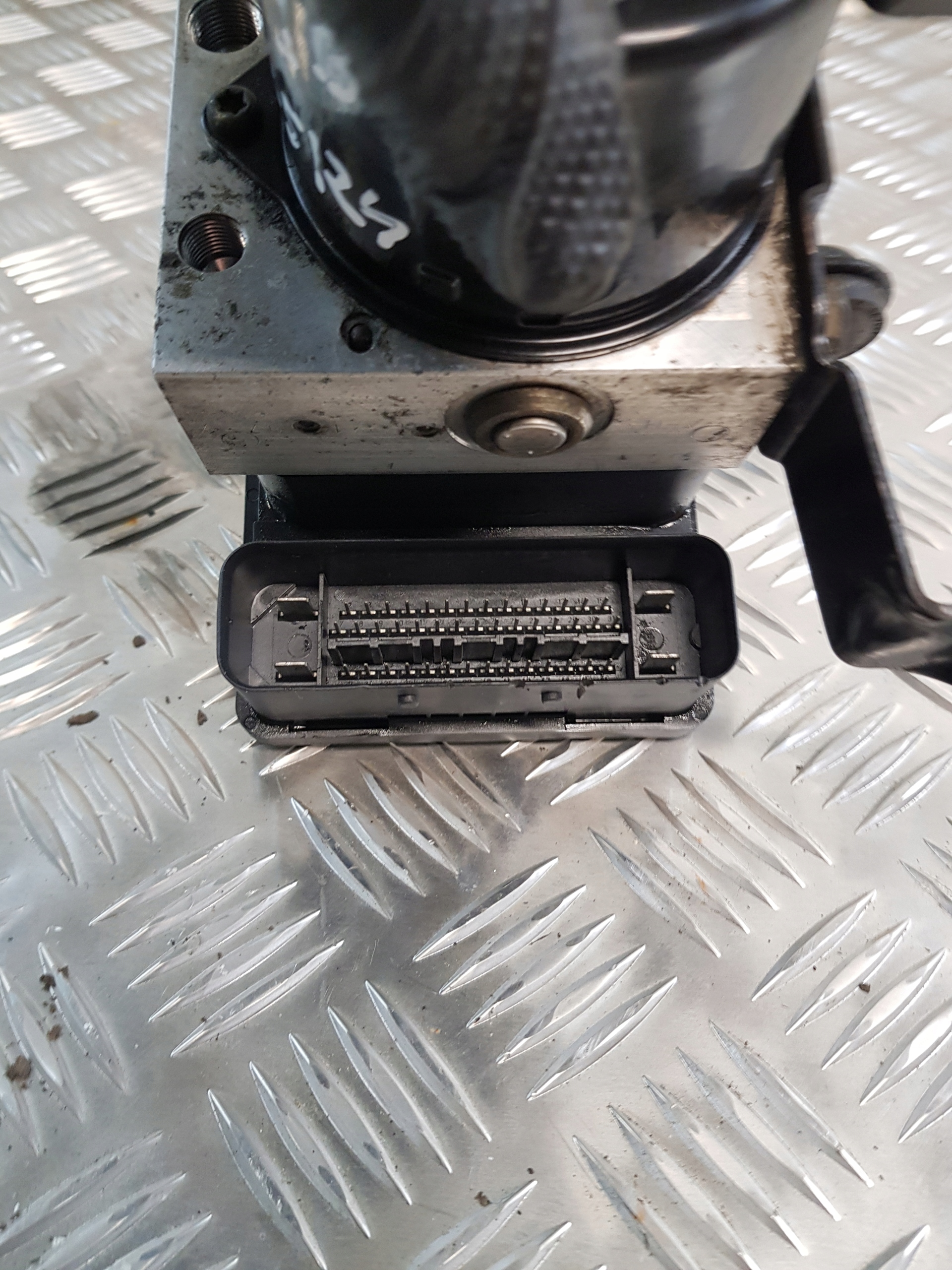 Mazda 3 e BK 1.6D OE 3M51-2C405-EA Pompa ABS