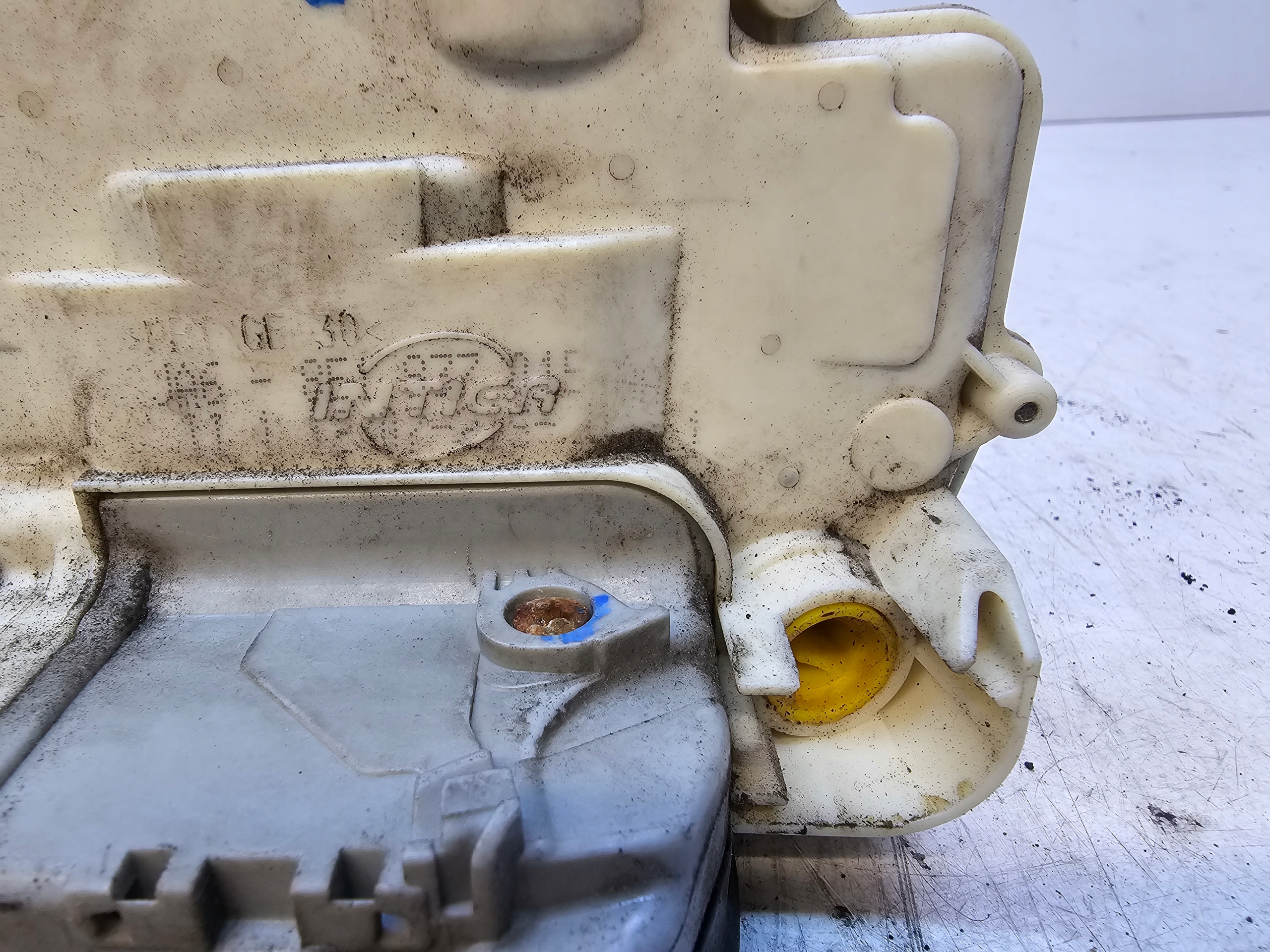 lock door left front AUDI A4 B6 B7 8E1837015AA