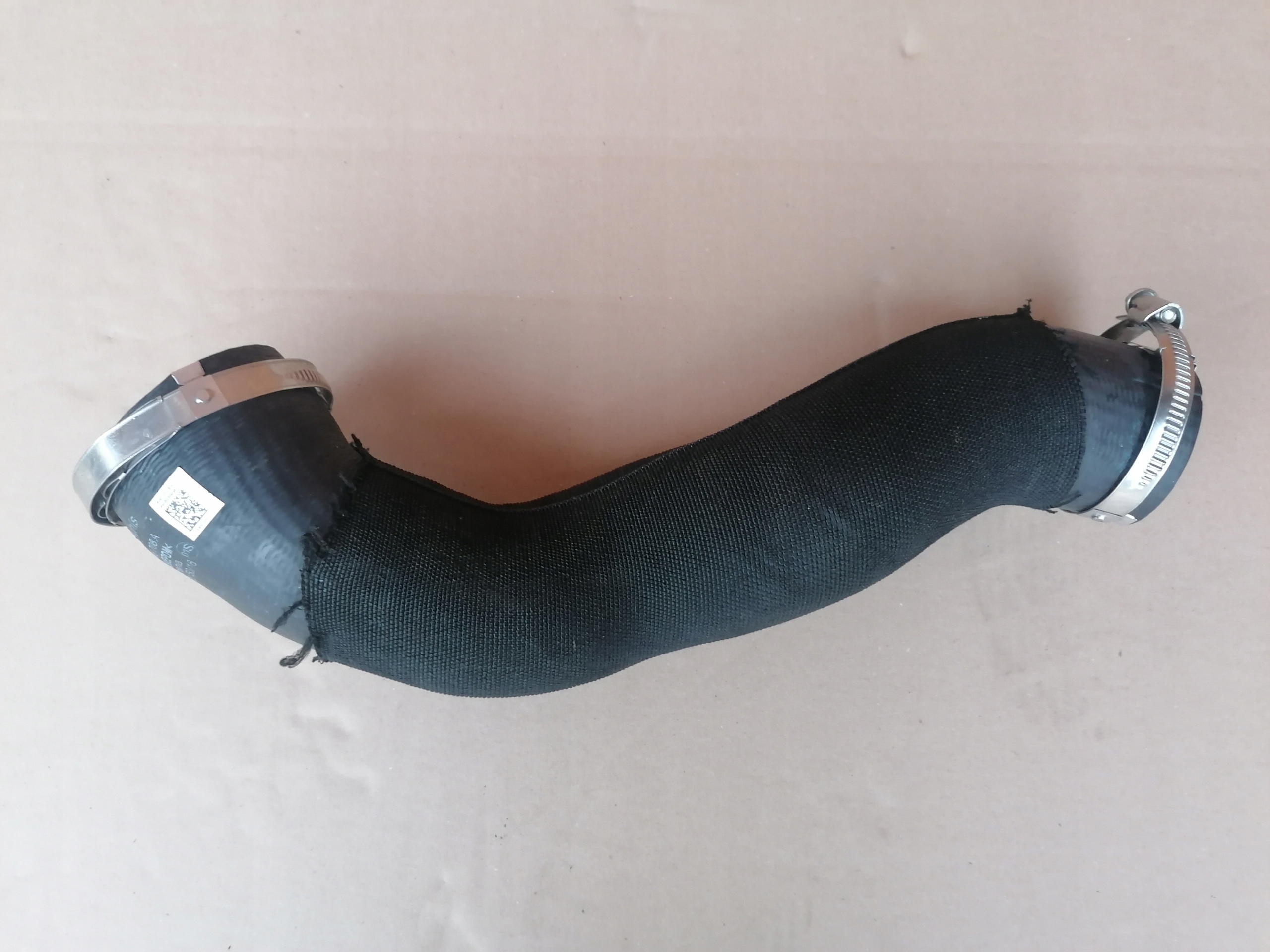 4N0145708A - AUDI A8 4N0 шланг интеркулера