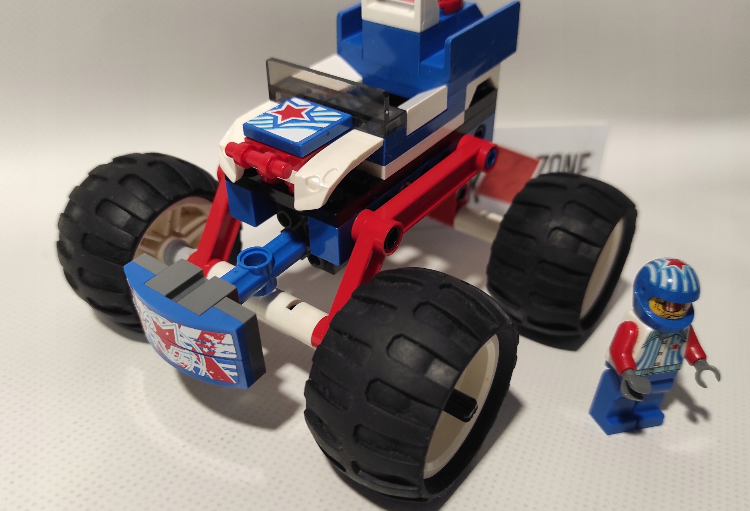 Lego Racers: 9094 - Gwiezdny Potwór EAN (GTIN) 5702014840829