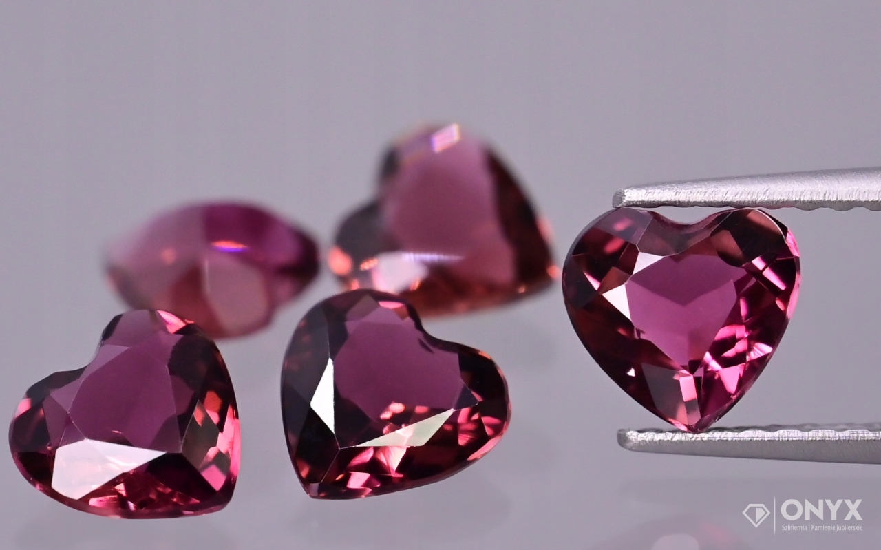 Turmalín fazetované srdce 5,5x5,5 mm