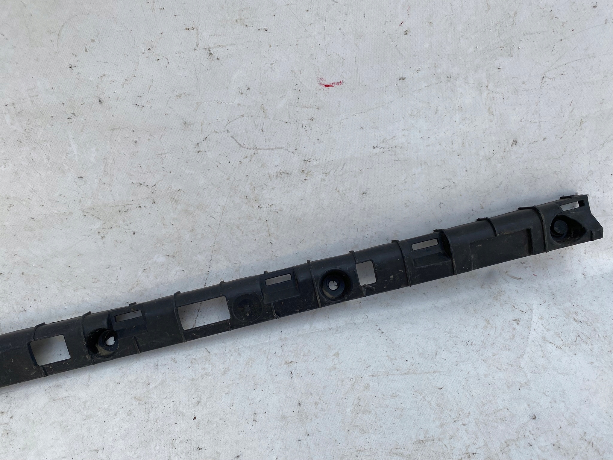 TESLA MODEL X 15- Support Support plaque Jupes Droite 1046691-00-B