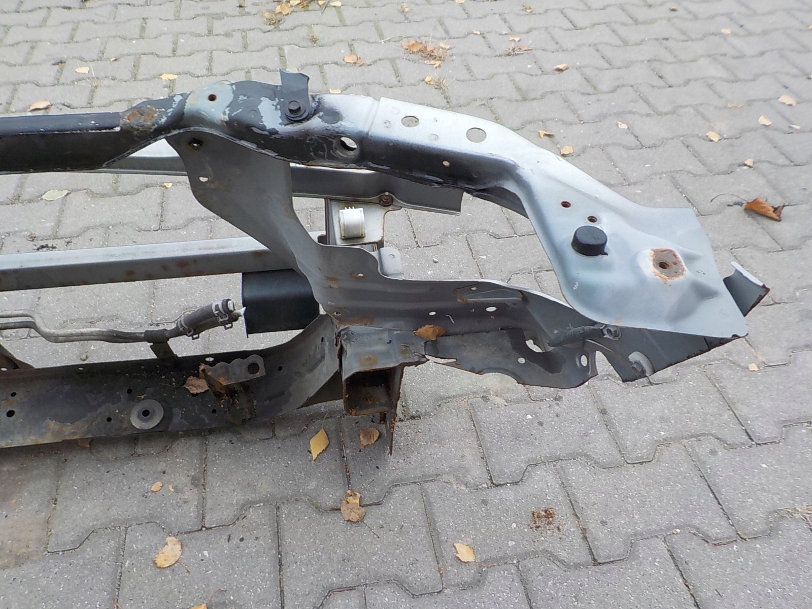955 NISSAN X-TRAIL T30 support panel for radiators pillar
