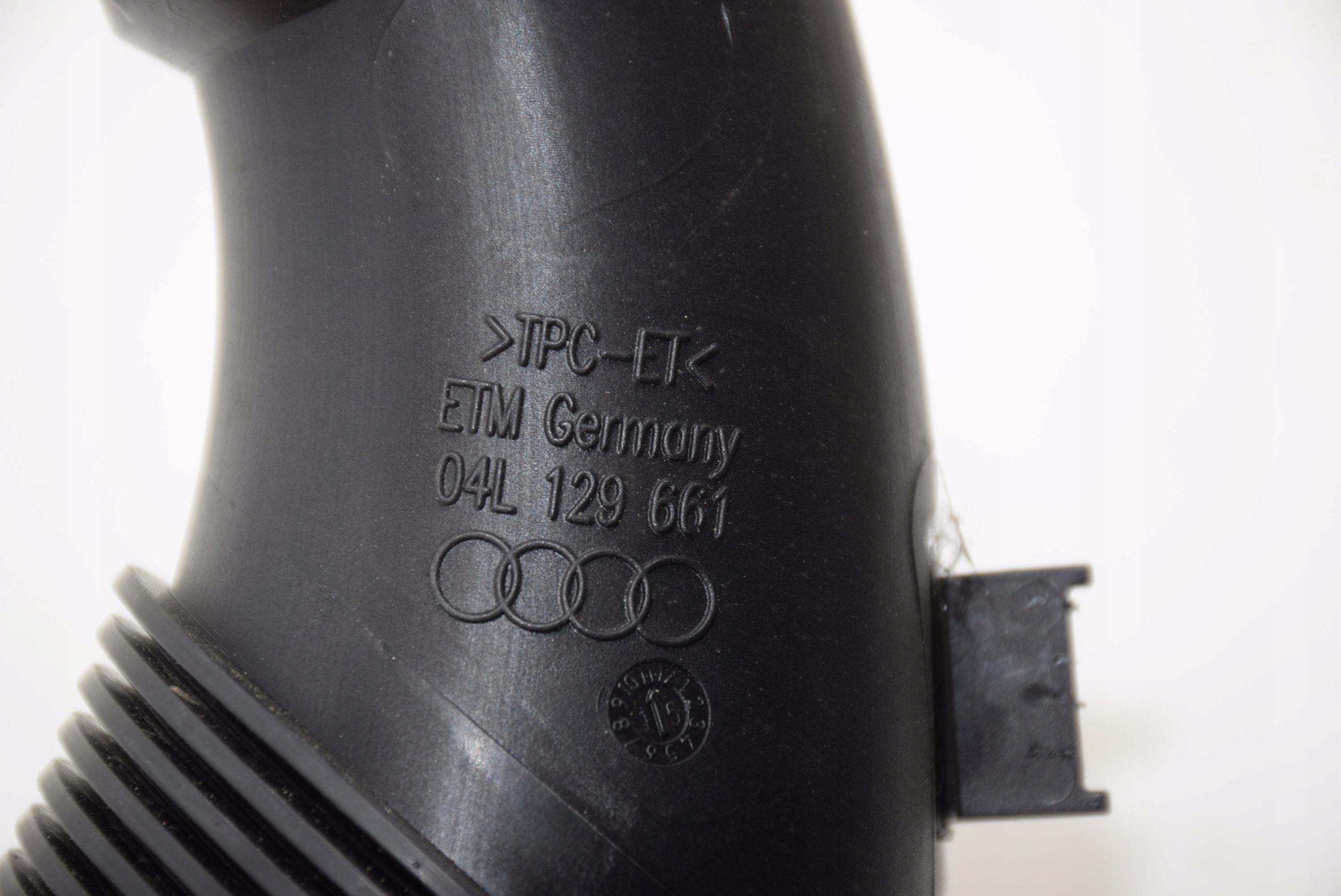 Audi A5 8T FL труба патрубок Воздух 14km