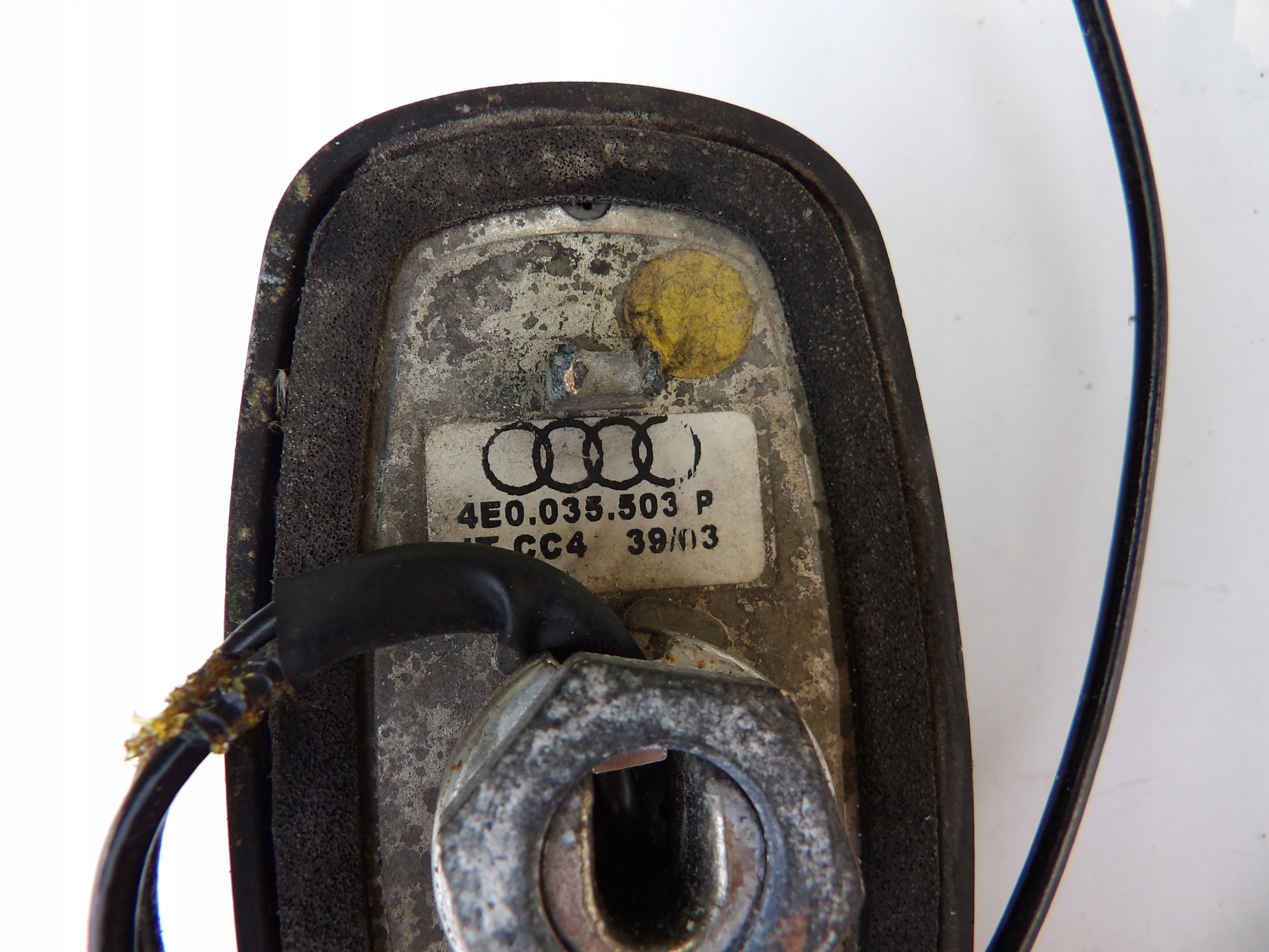 AUDI A8 D3 ANTENA dach GPS